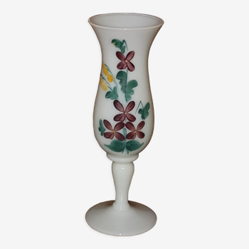 Vase soliflore en verre opaline décor de fleurs violettes et muguets