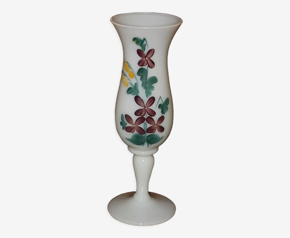 Vase soliflore en verre opaline décor de fleurs violettes et muguets