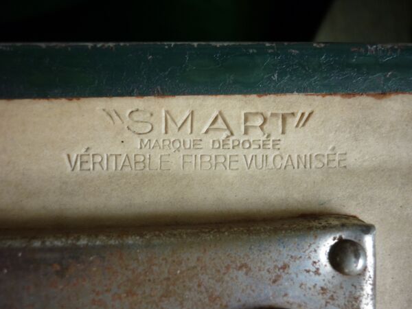 Valise en fibre vulcanisée vintage