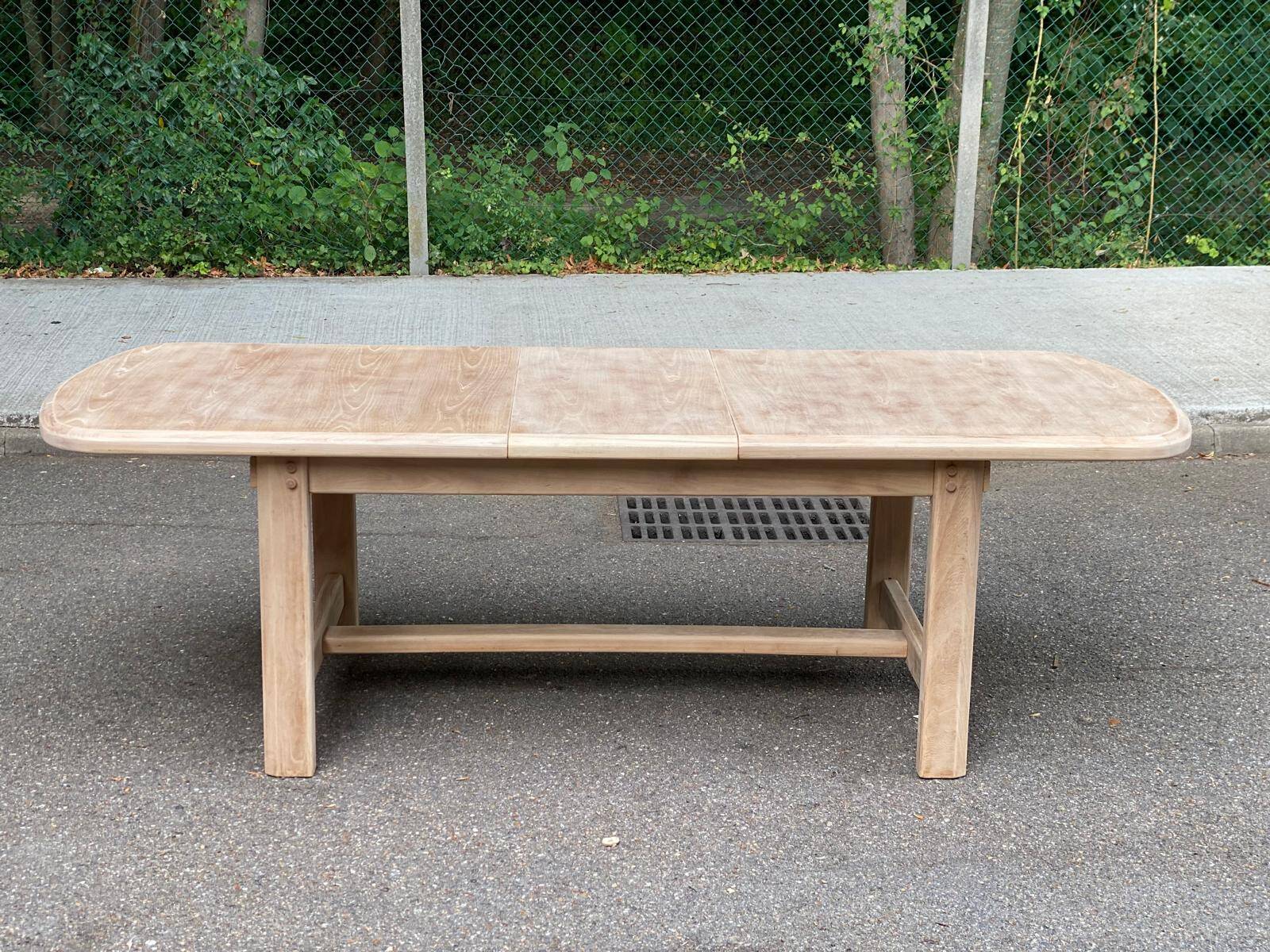 Extendable dining table in solid elm, Maison Regain brutalist 70s.