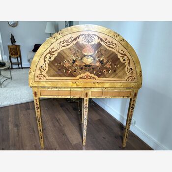 Louis XVI table in king's wood with floral marquetry