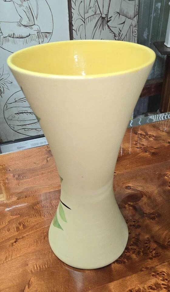Vallauris: Ceramic vase signed G.F. – stylised floral decoration