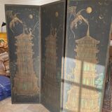 Three-leaf wooden screen