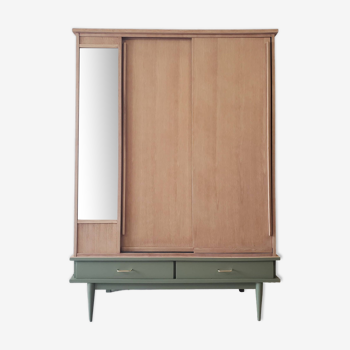 Armoire vintage vert olive