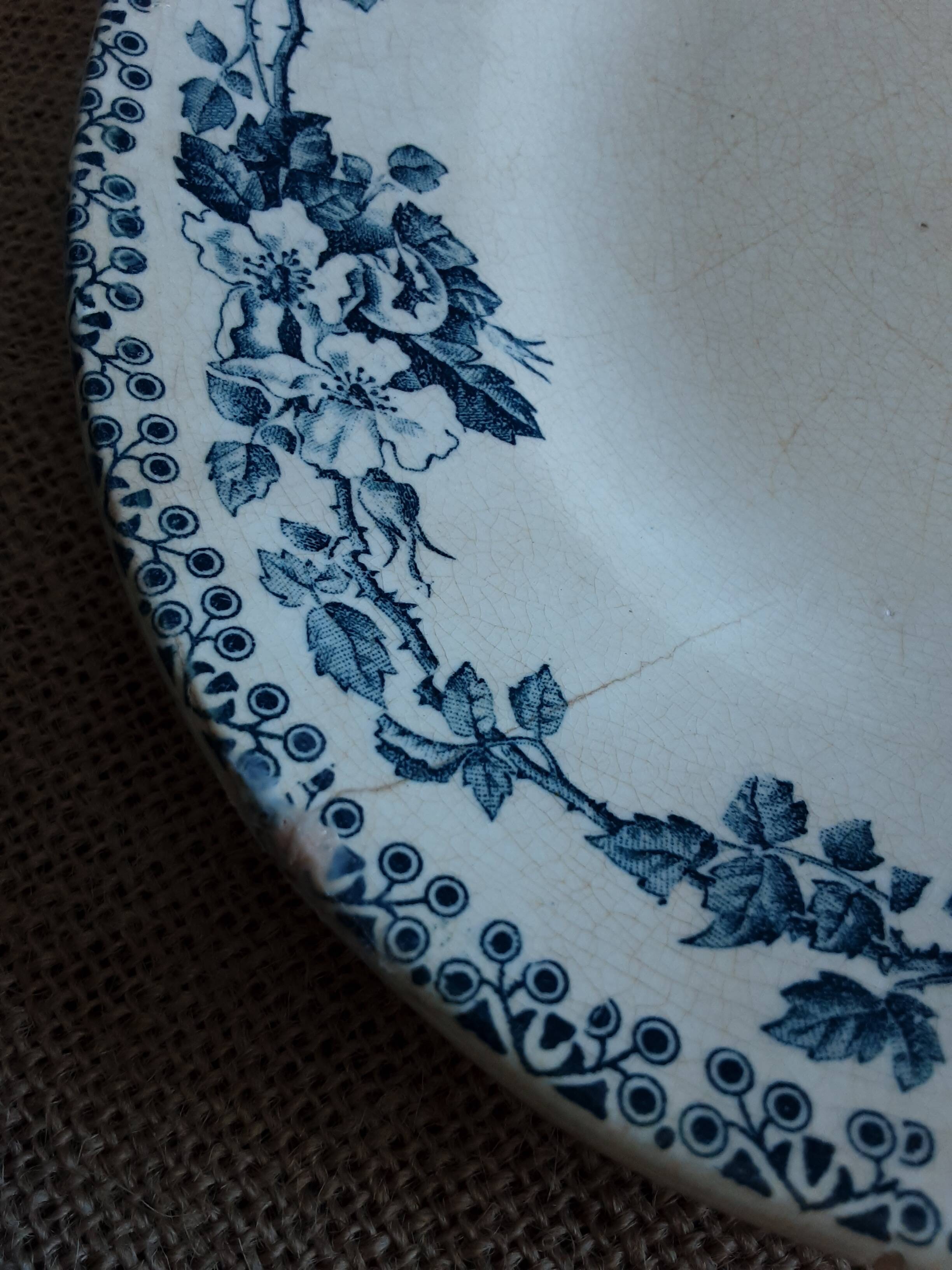 Oval dish Terre de Fer. Guadeloupe model