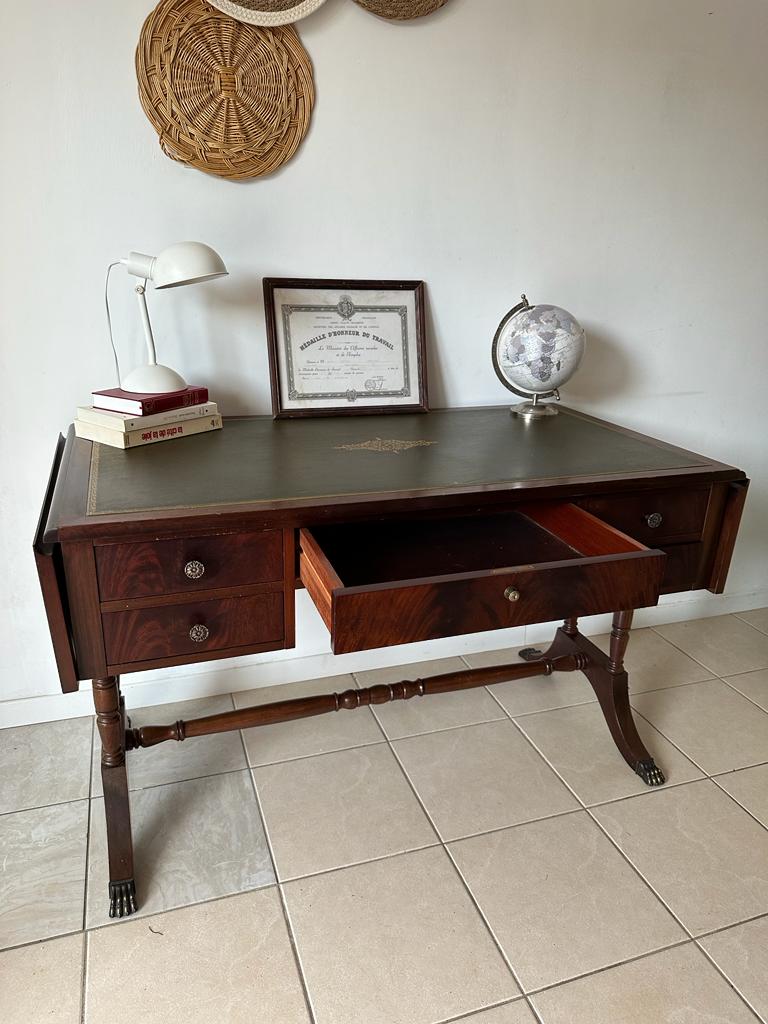 English style lion's legs desk