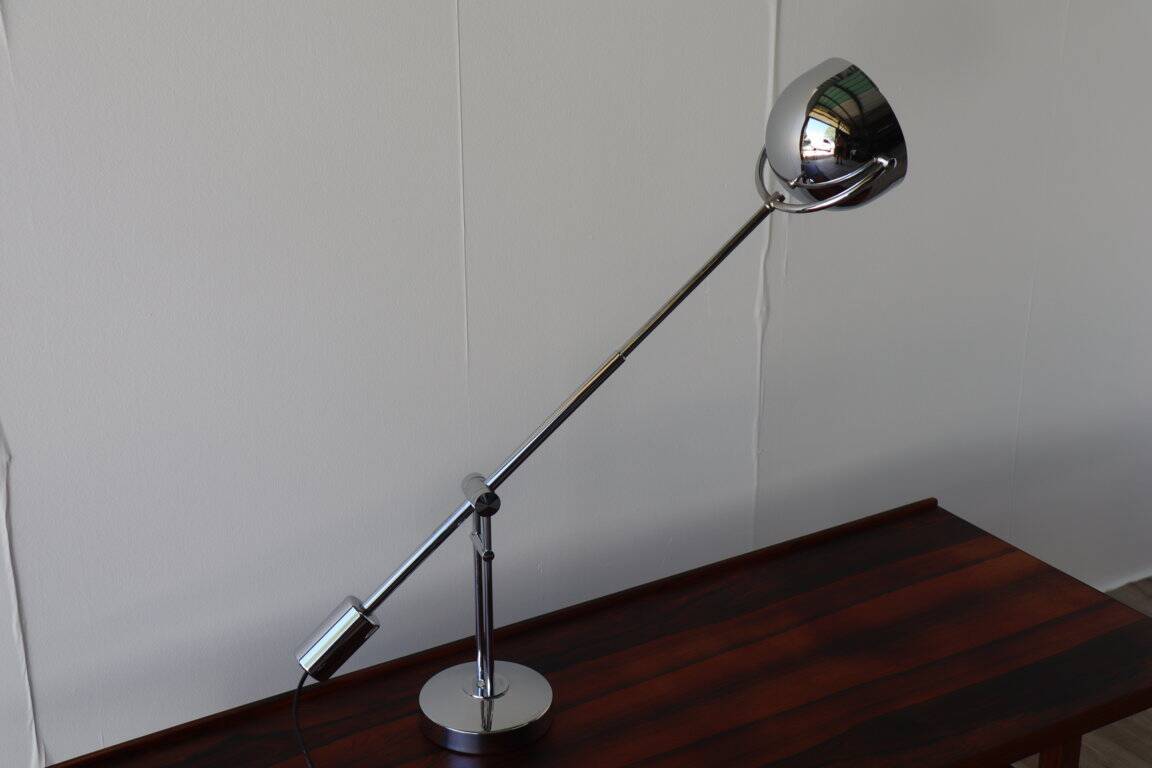 Solere Paris desk lamp with chrome metal pendulum, 1980s