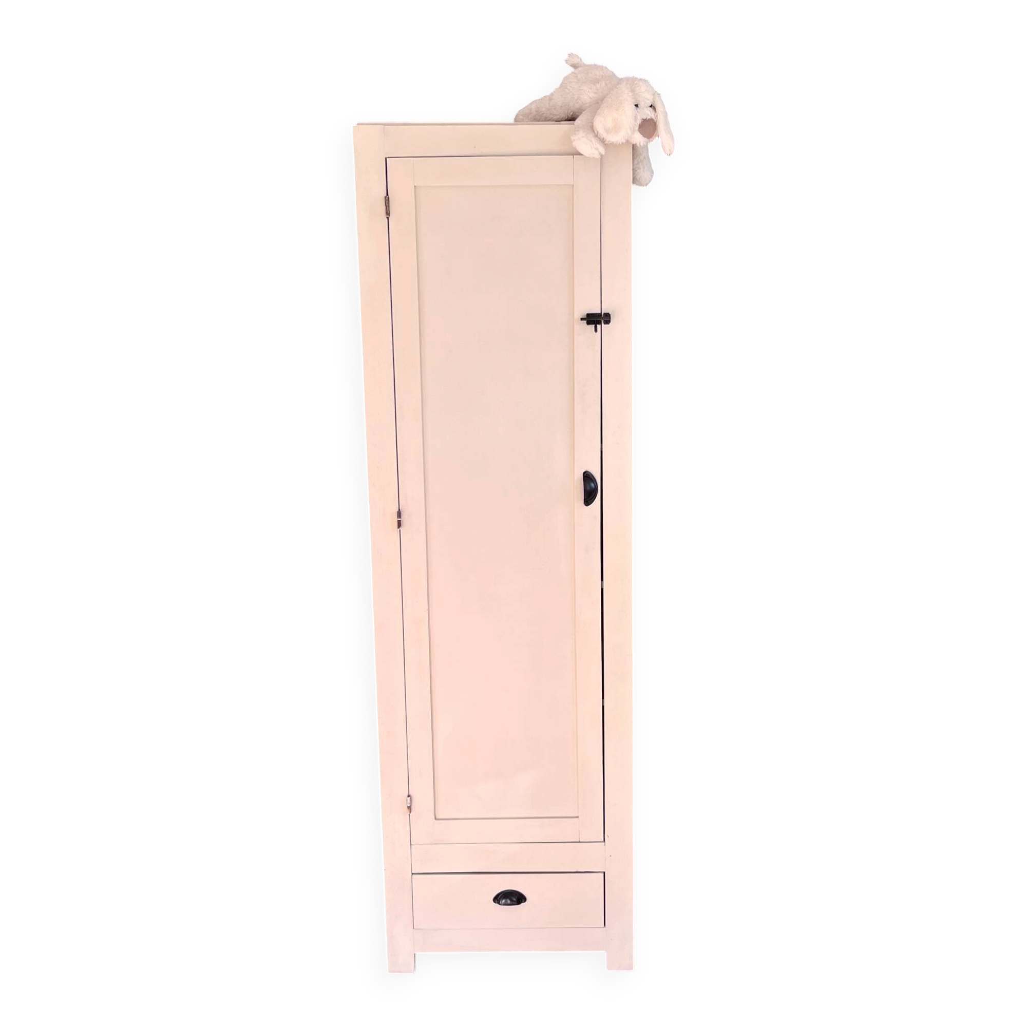 Vintage linen cupboard