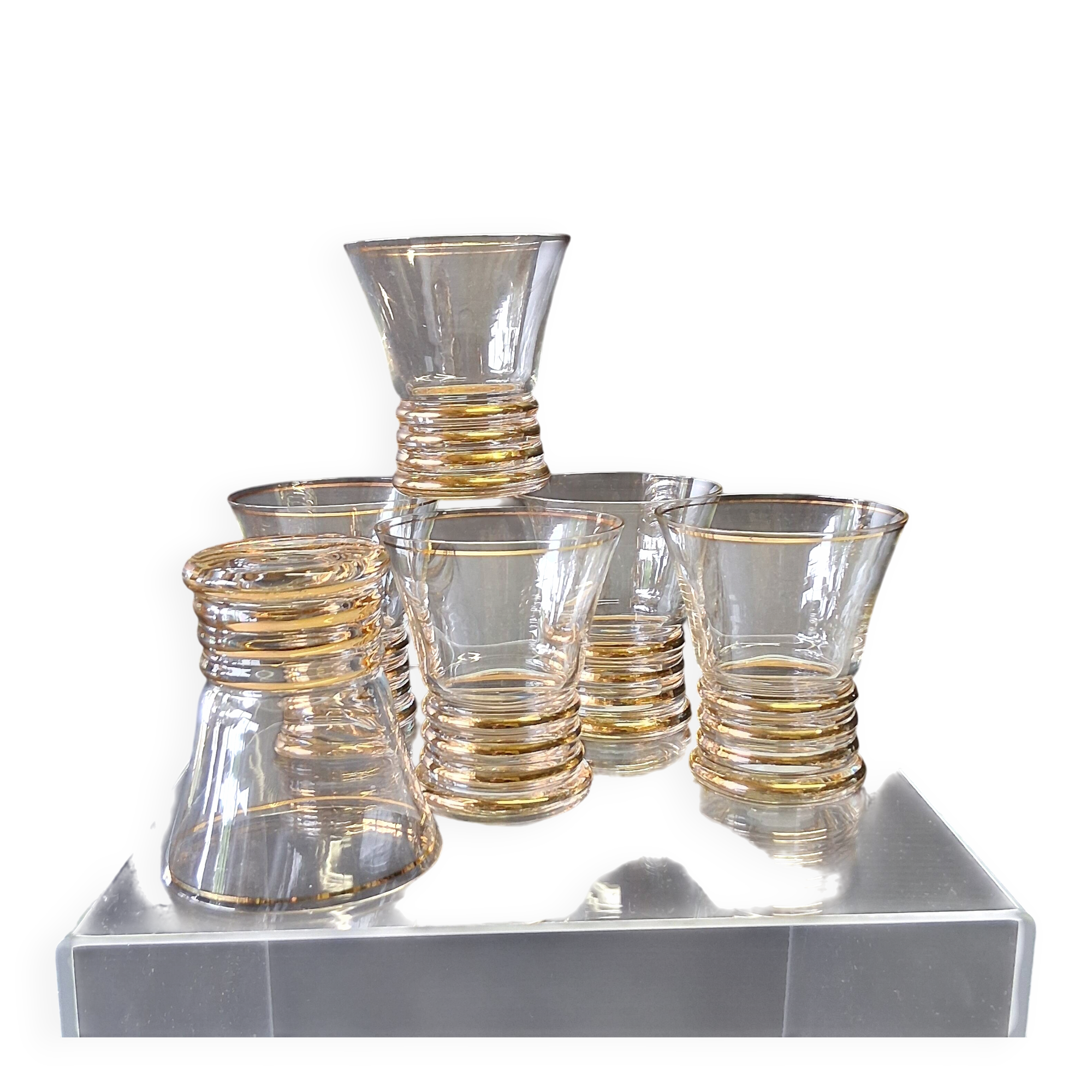 6 antique water glasses in good condition