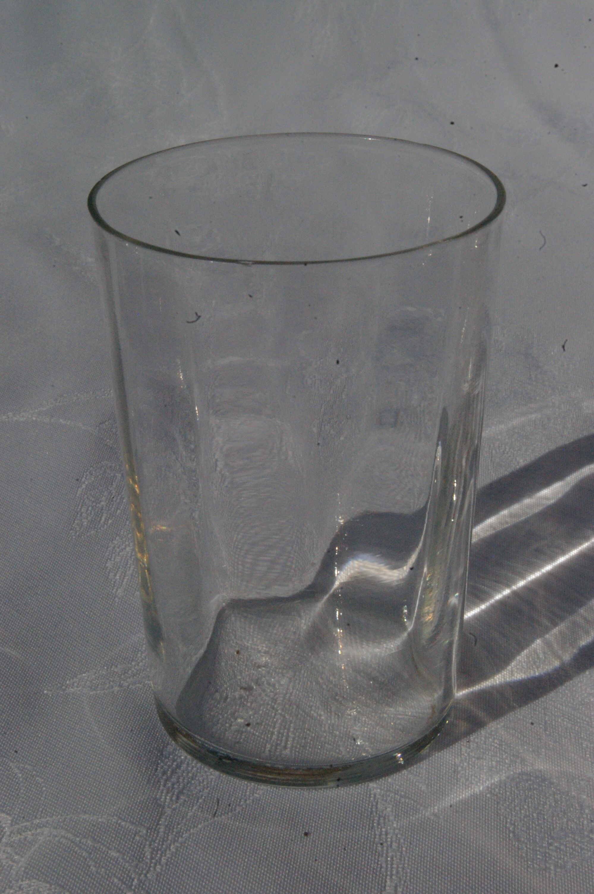 Tisher cup in silver metal and glass