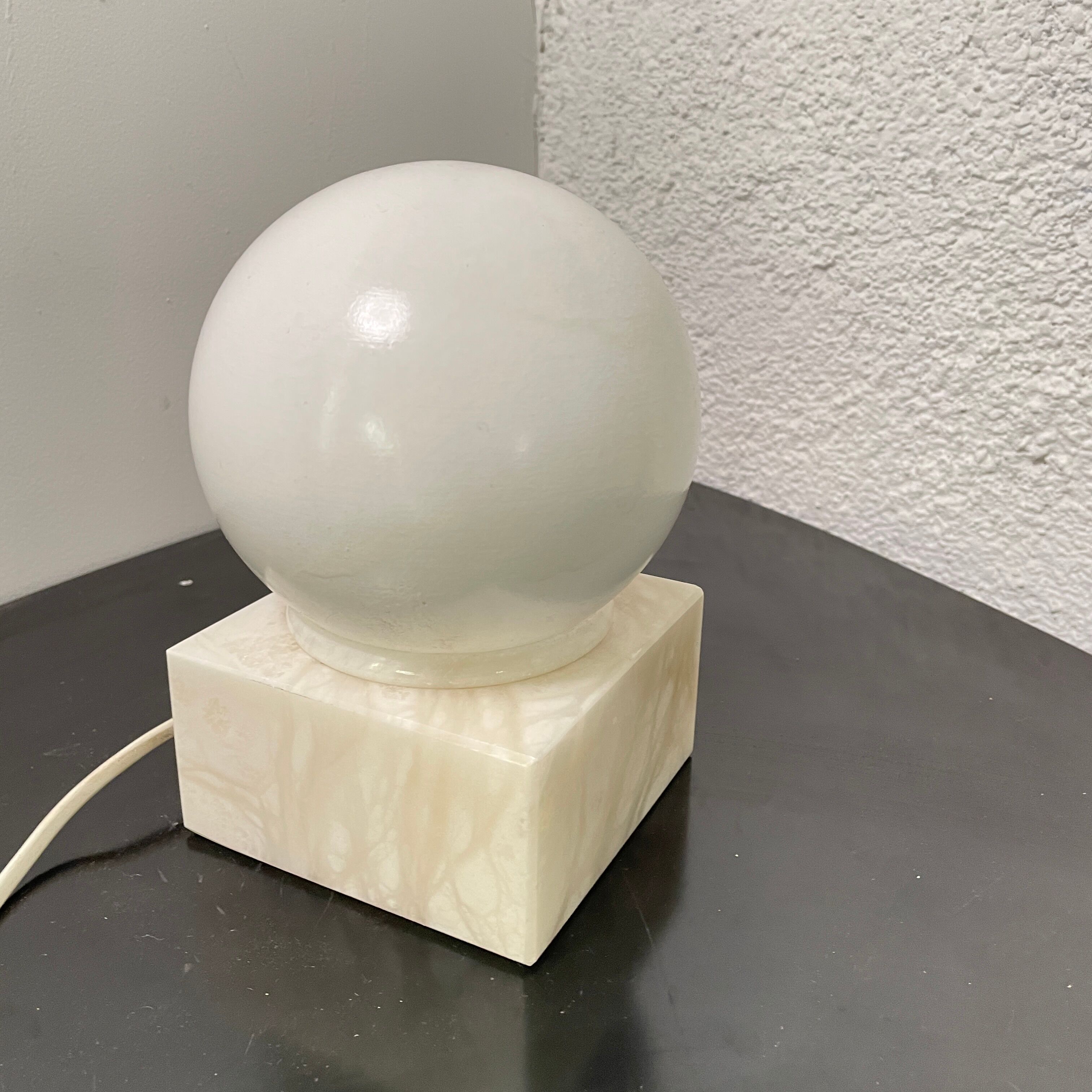 Marbled ball lamp design 70