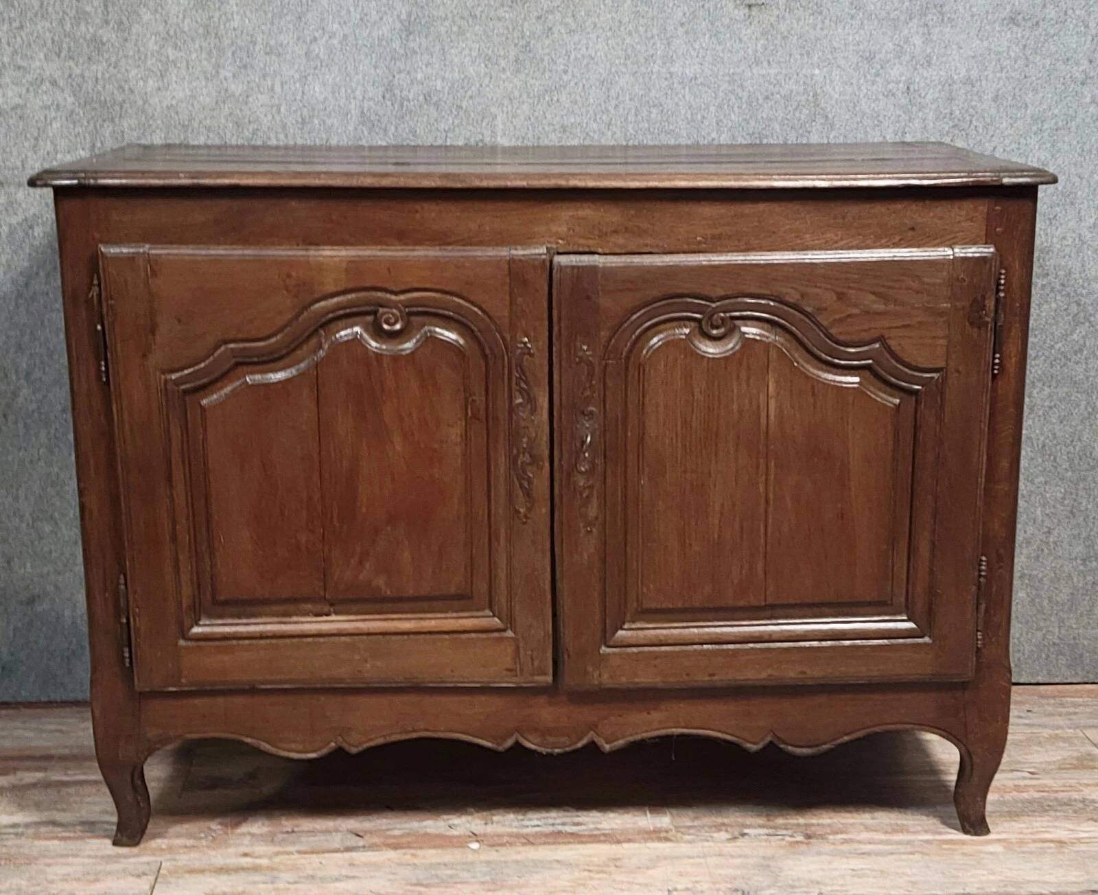 Rustic Louis XV period buffet in solid oak, circa 1750