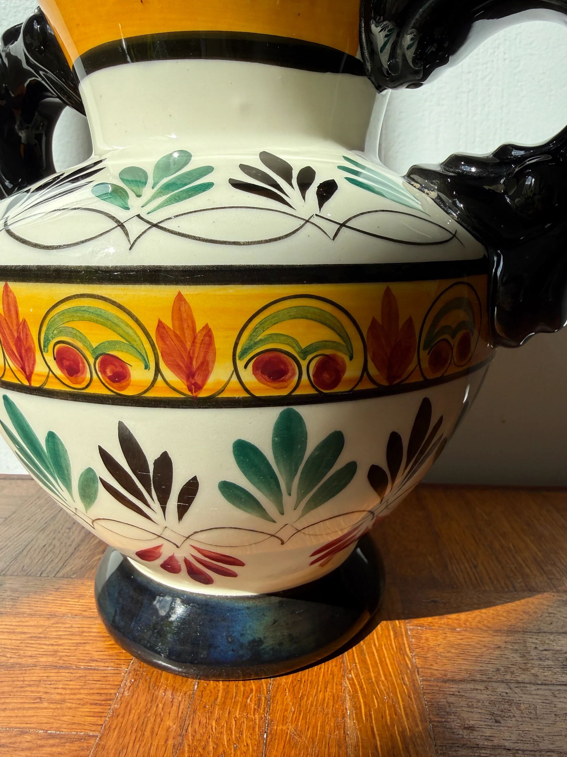 Quimper vase in ceramic – hand-painted decoration