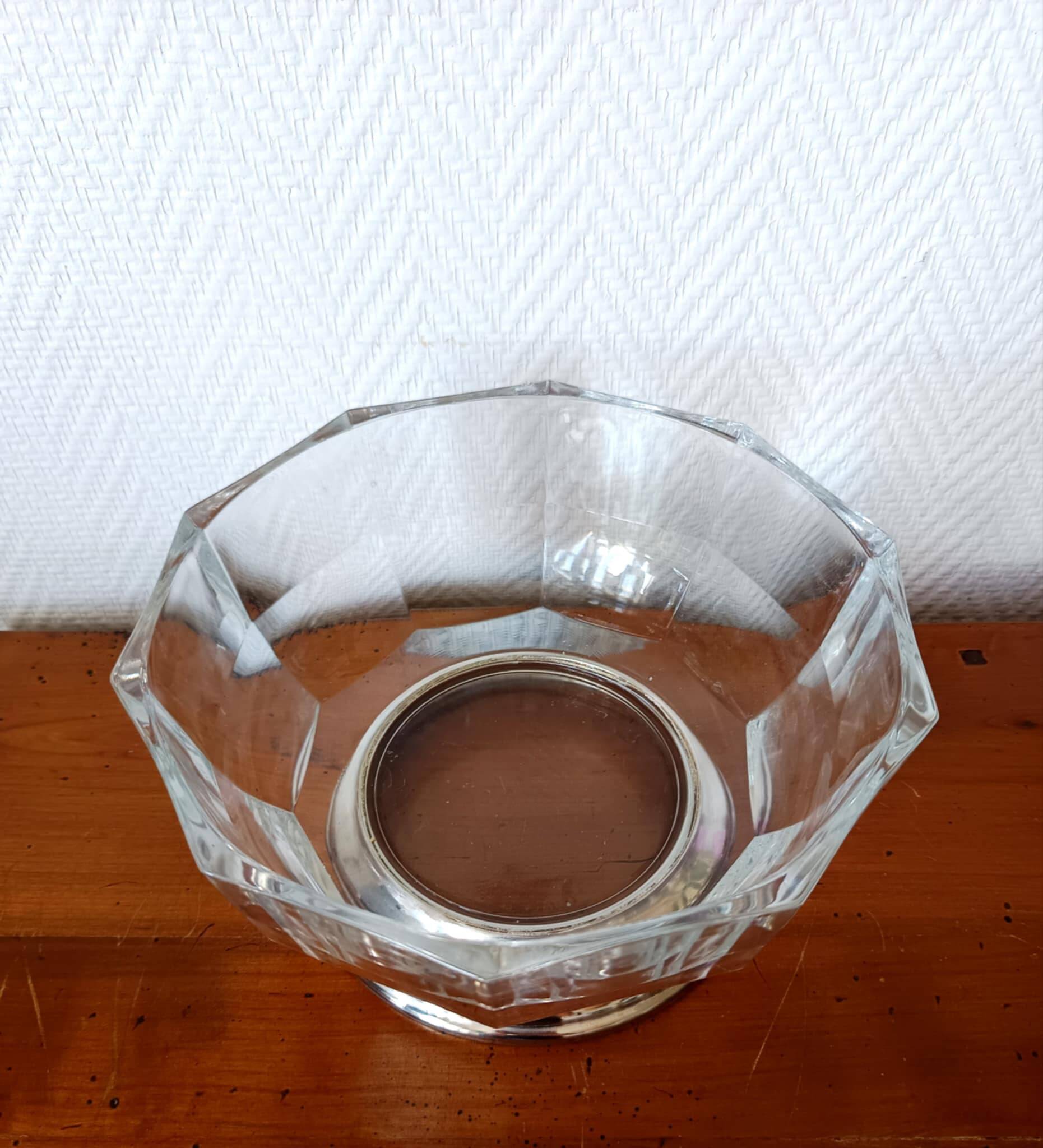 Art Deco cup with silver metal sides