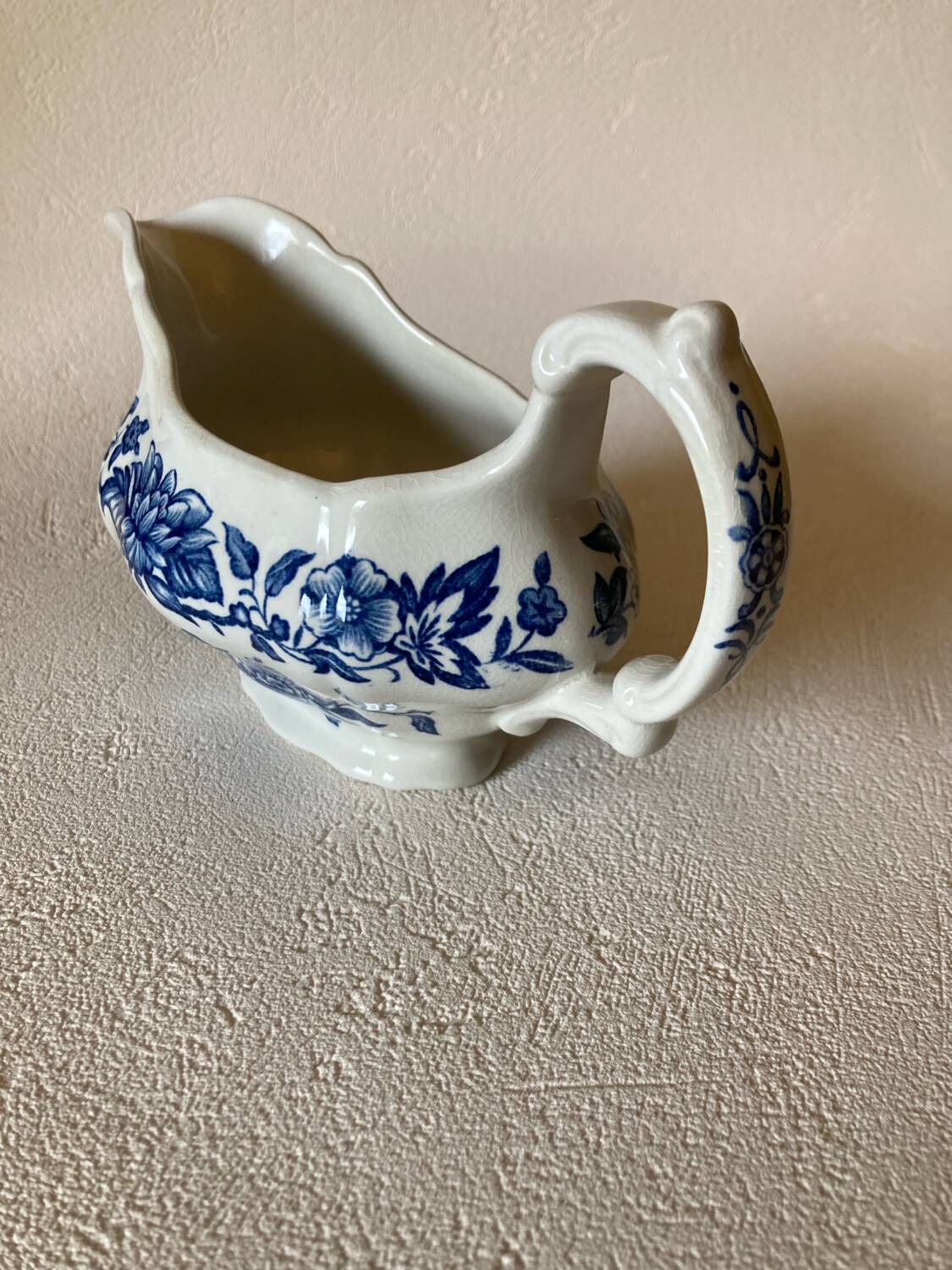 Ridgway Staffordshire England Pagoda Gravy Boat