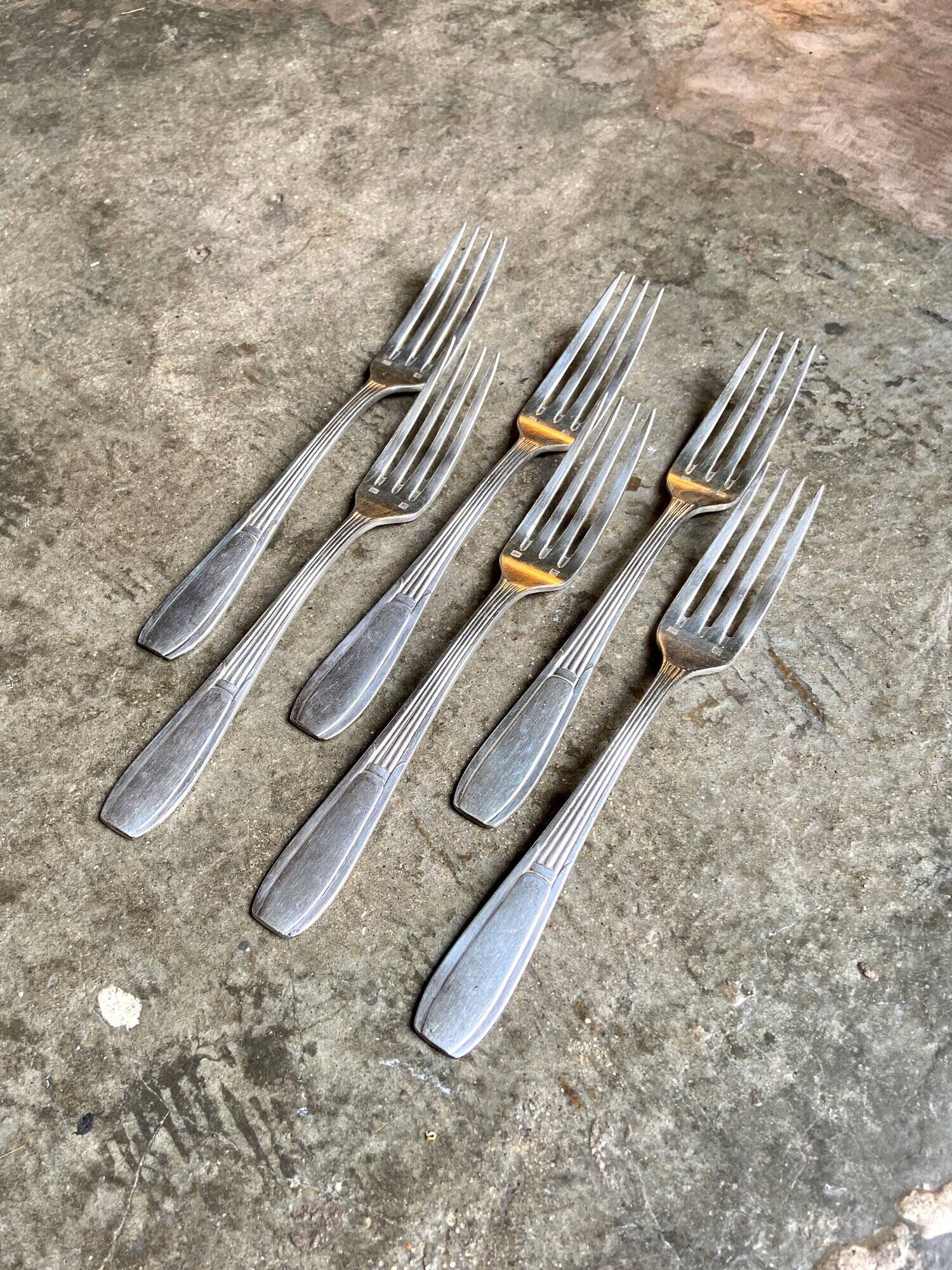 6 silver metal forks