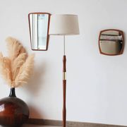 Vintage Scandinavian floor lamp in wood and gold brass — Beige lampshade