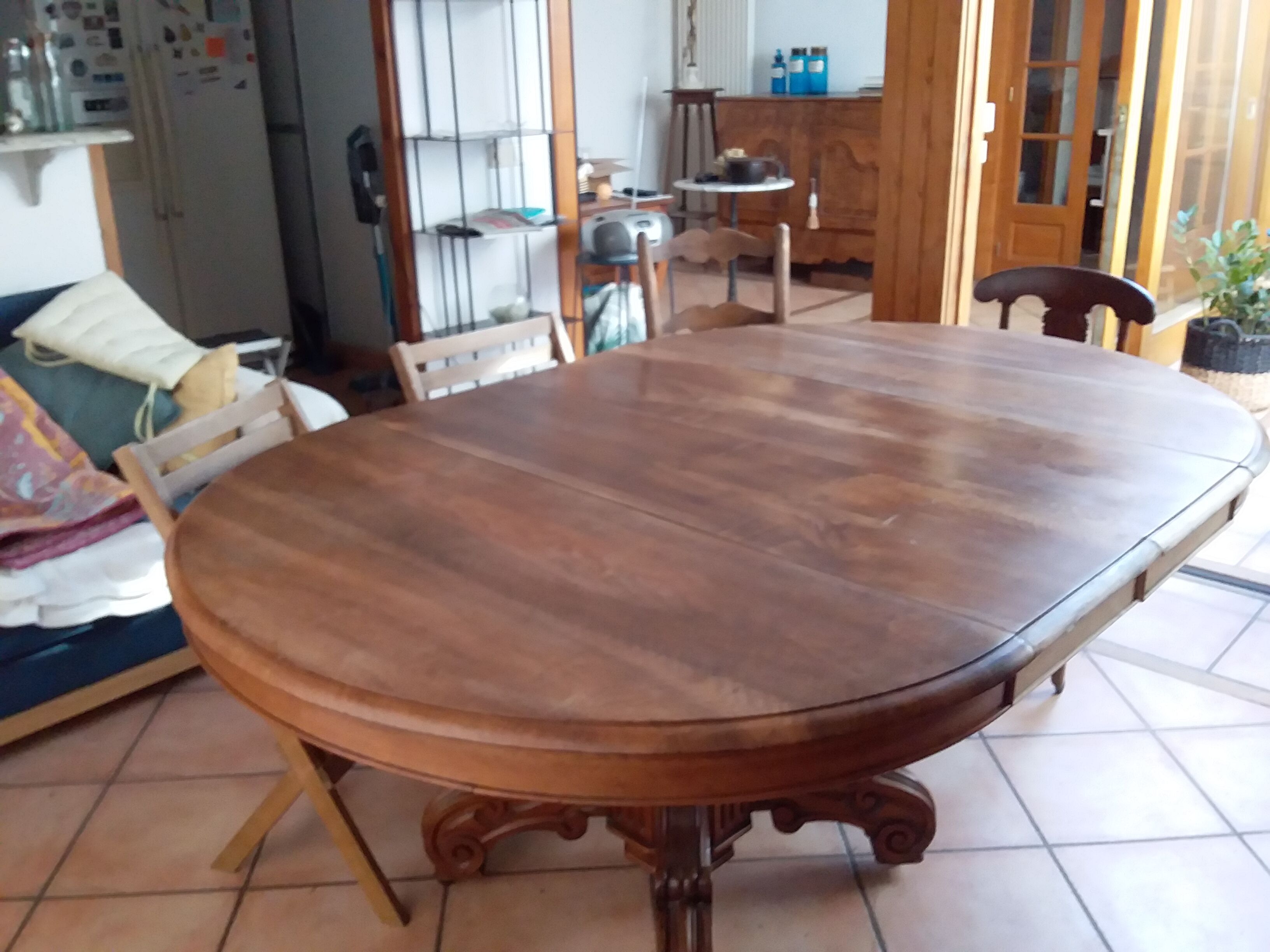 Old table slightly oval cherry tree with central foot with 2 extensions