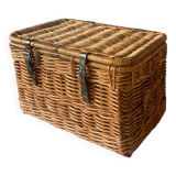 Wicker trunk with leather straps
