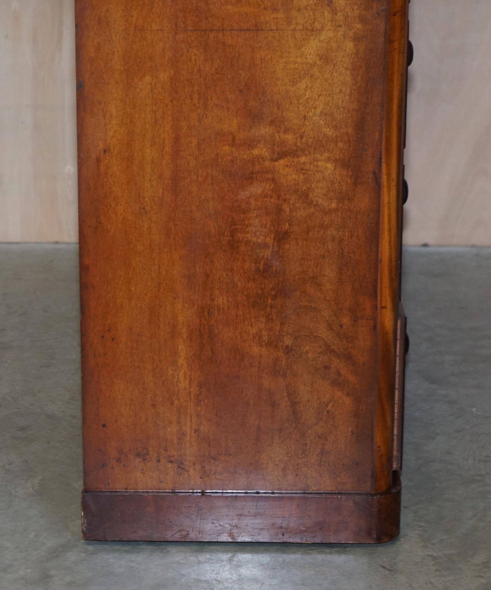 Victorian commode in flame wood with four drawers