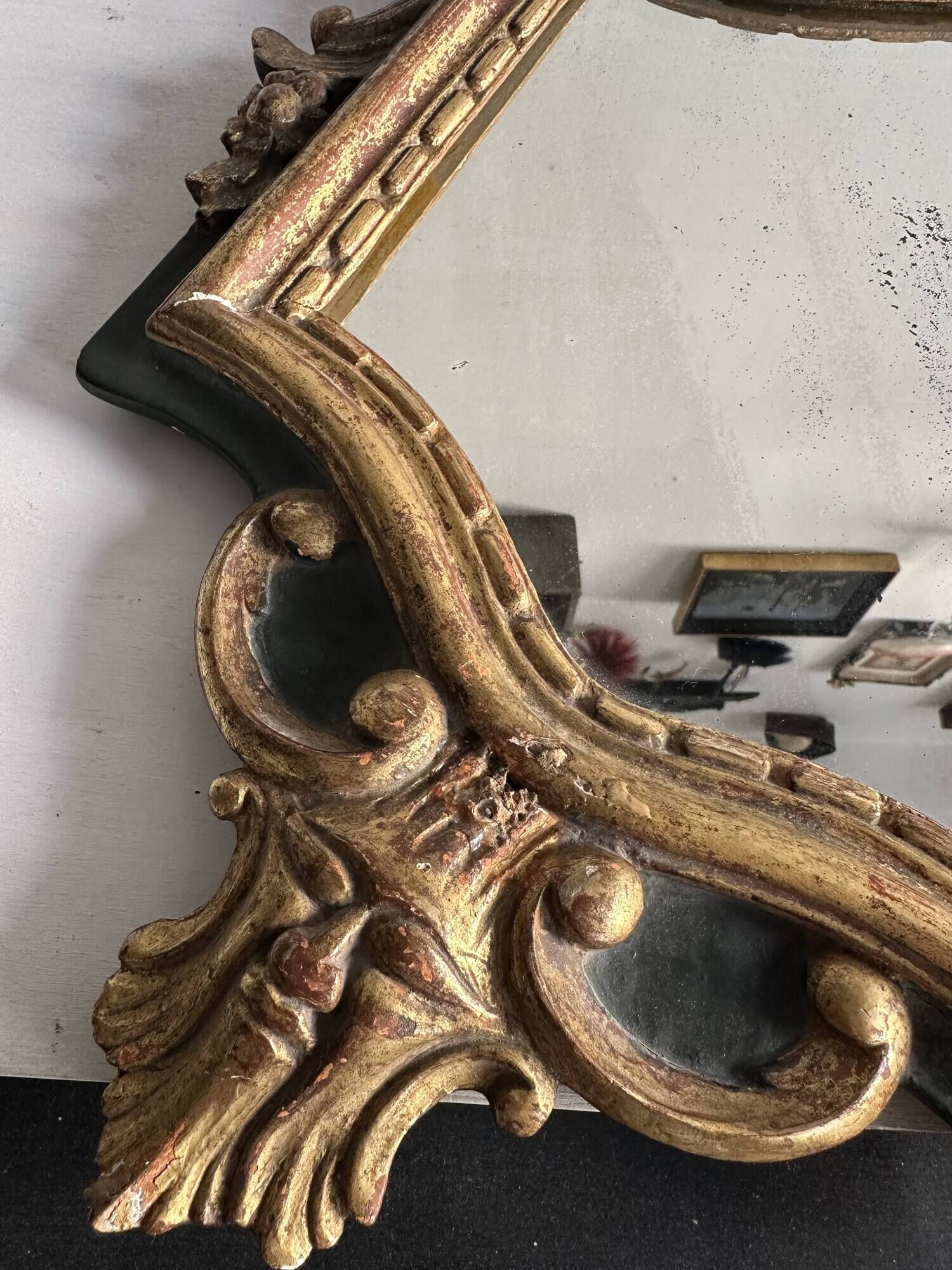 Antique baroque mirror in carved and gilded wood, 19th century