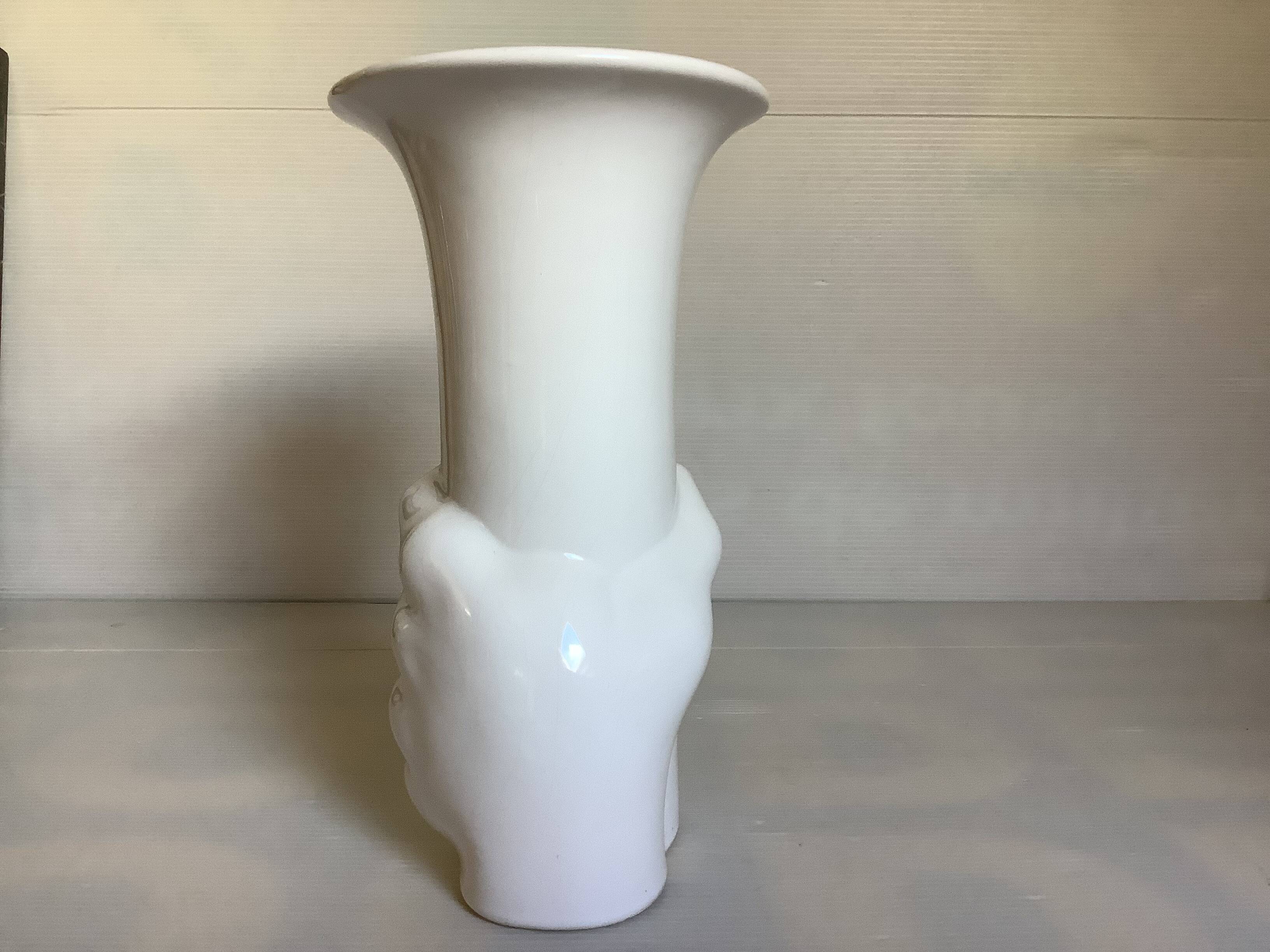 Vase main année 70