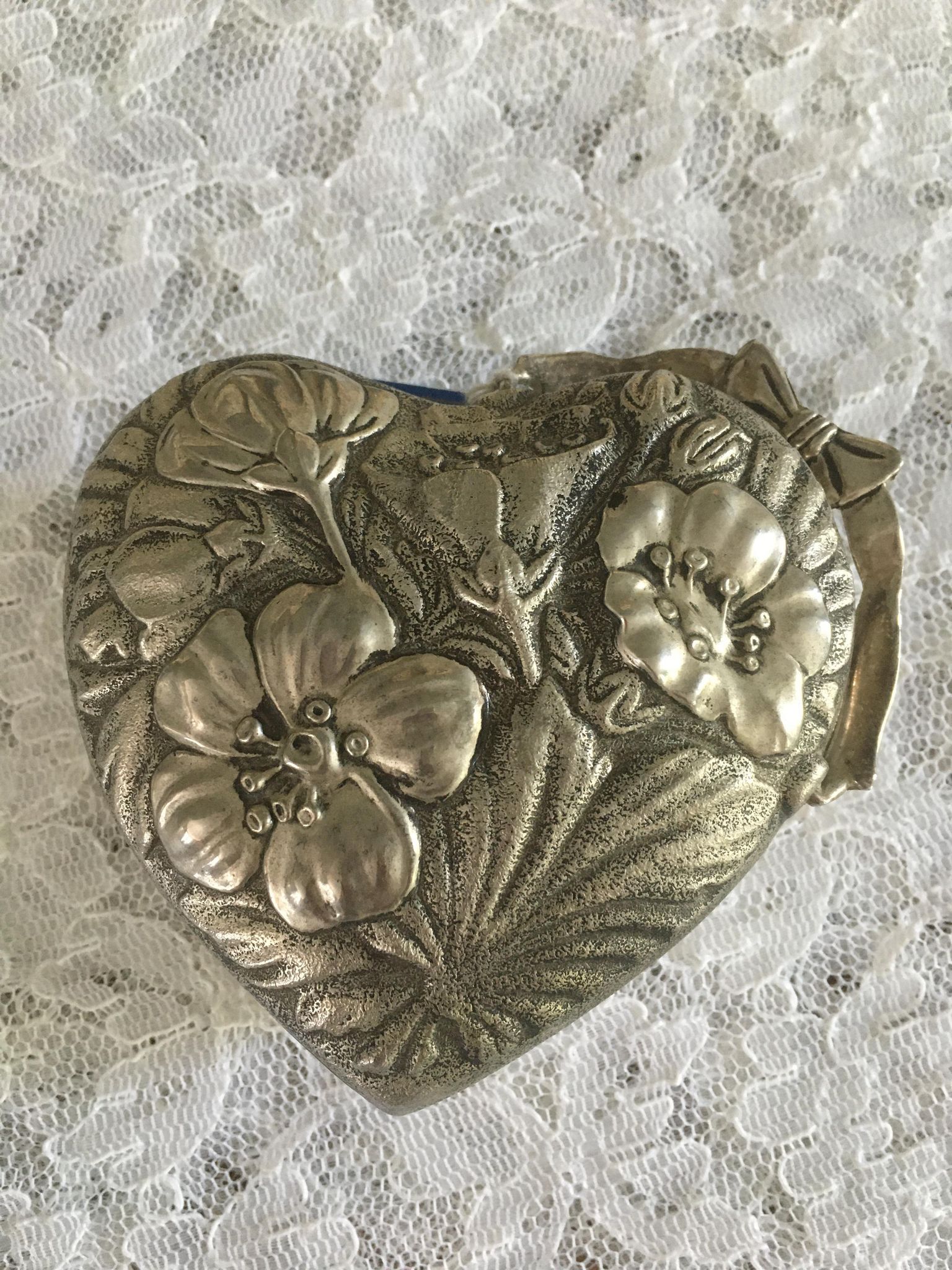 Heart jewelry box