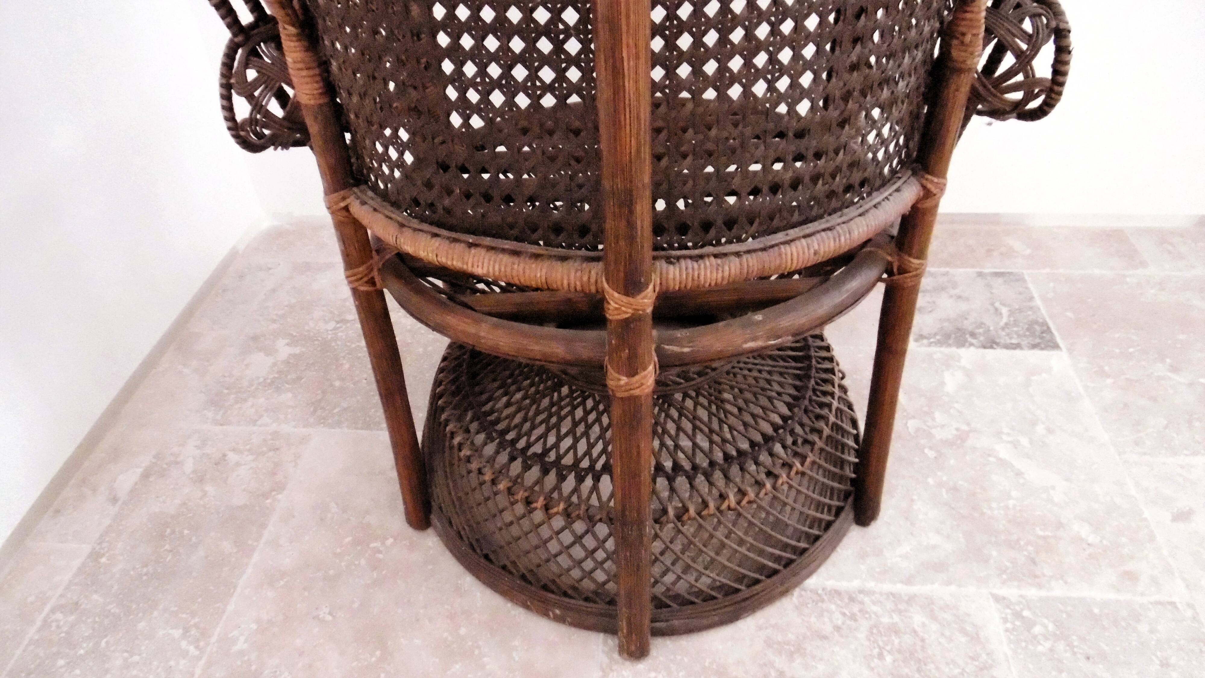 armchair Emmanuelle