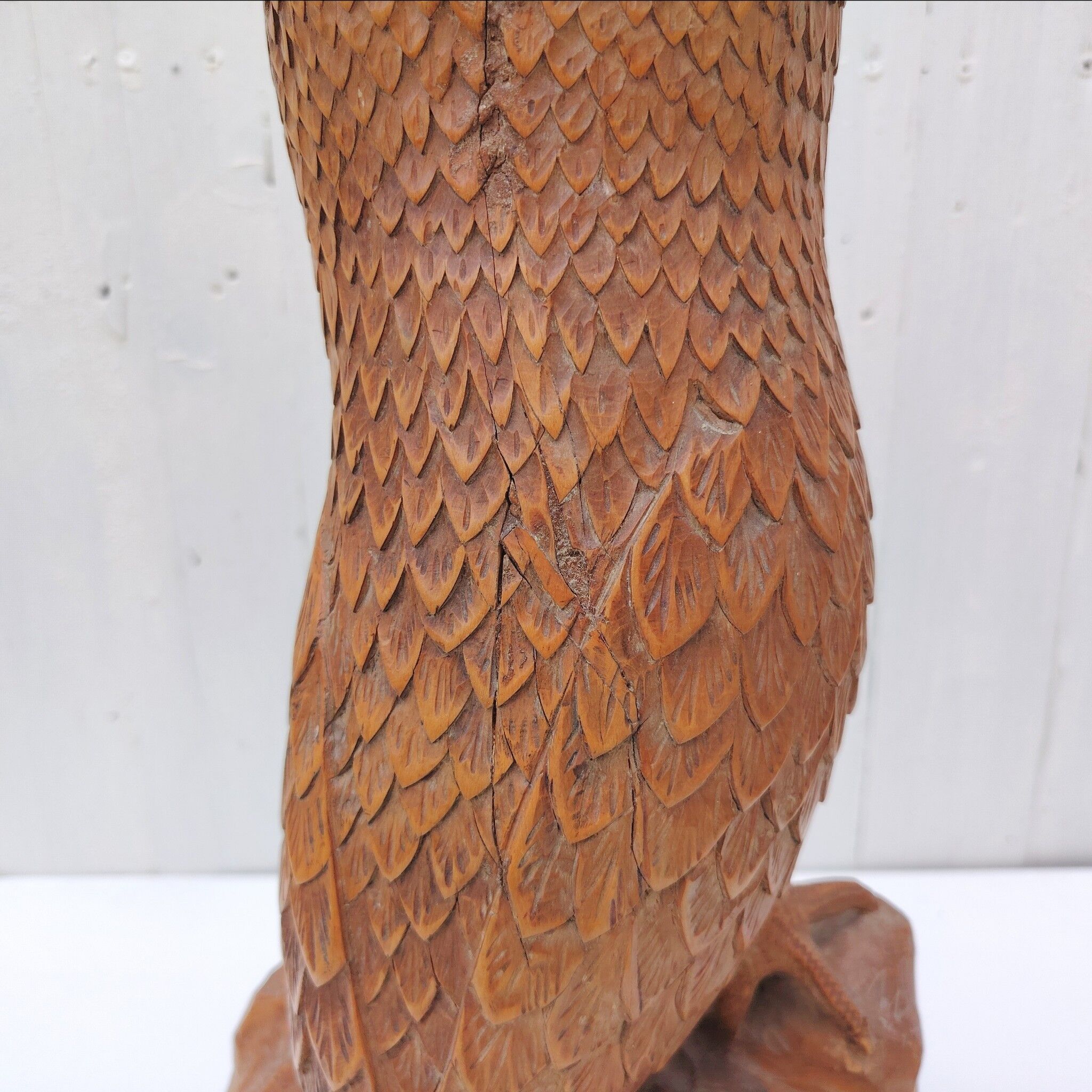 Large wooden owl, sculpture by Alain Dréan, Auray