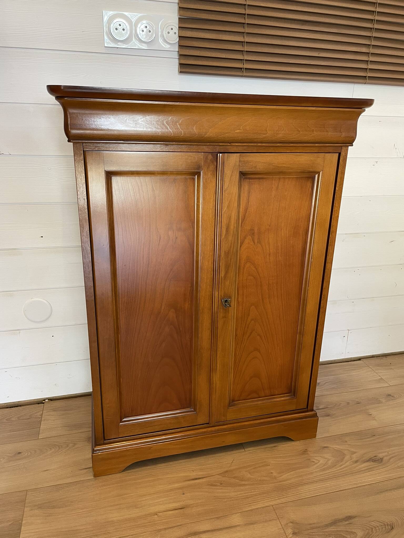 Louis-Philippe Cherry Vintage Sideboard - Low Buffet / Bonnetière
