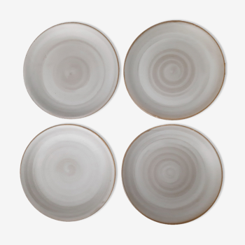4 stoneware plates