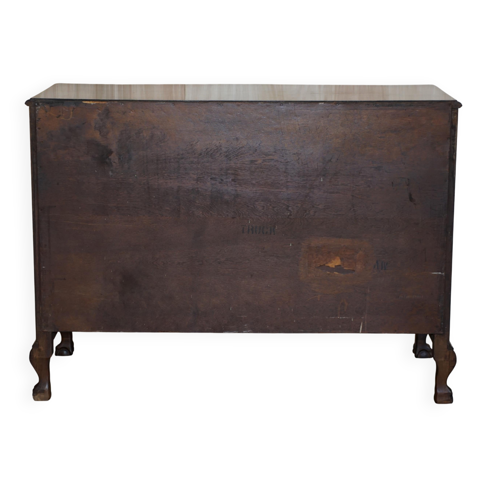 Commode Victorienne Tardive en Bois Dur Pieds Griffe et Boule