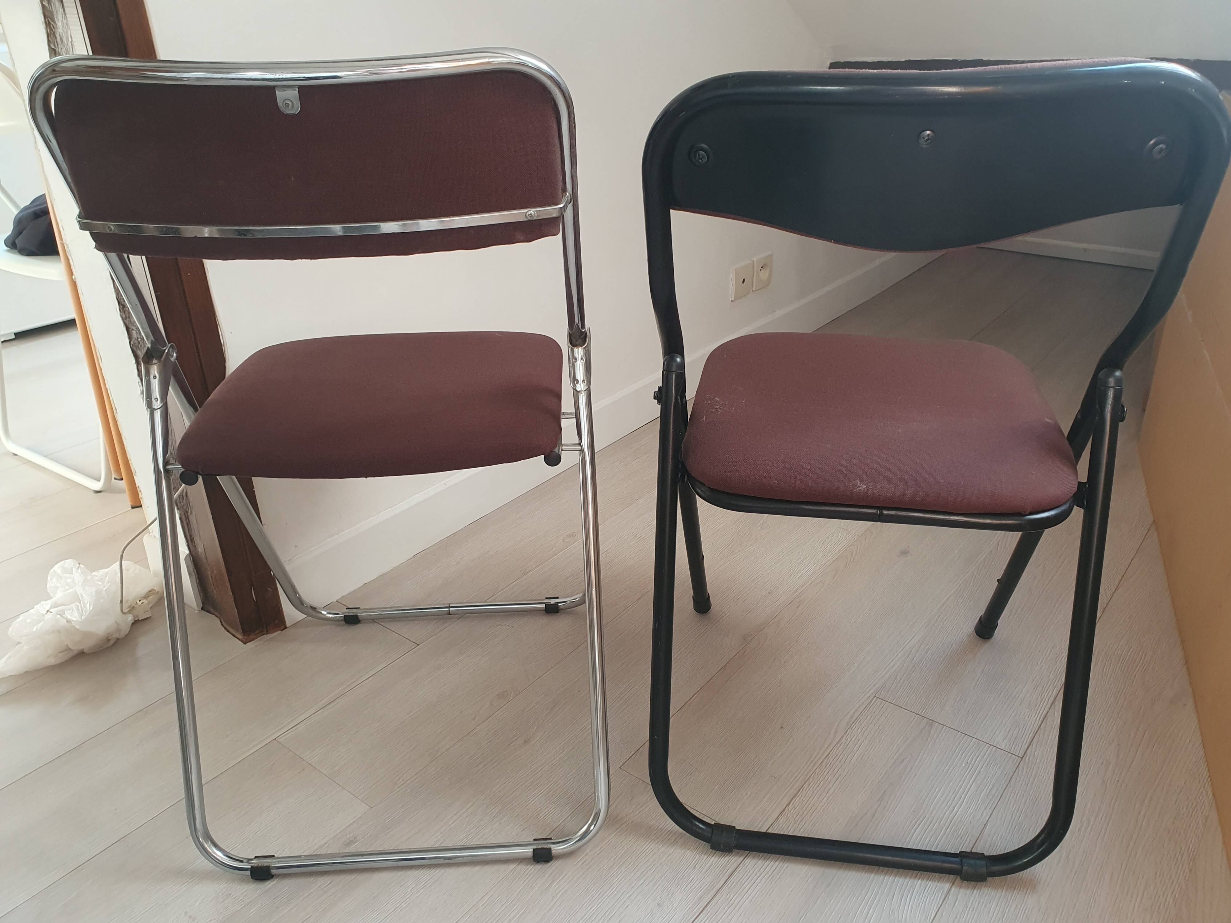 Set of 2 vintage folding chairs (or sold individually)