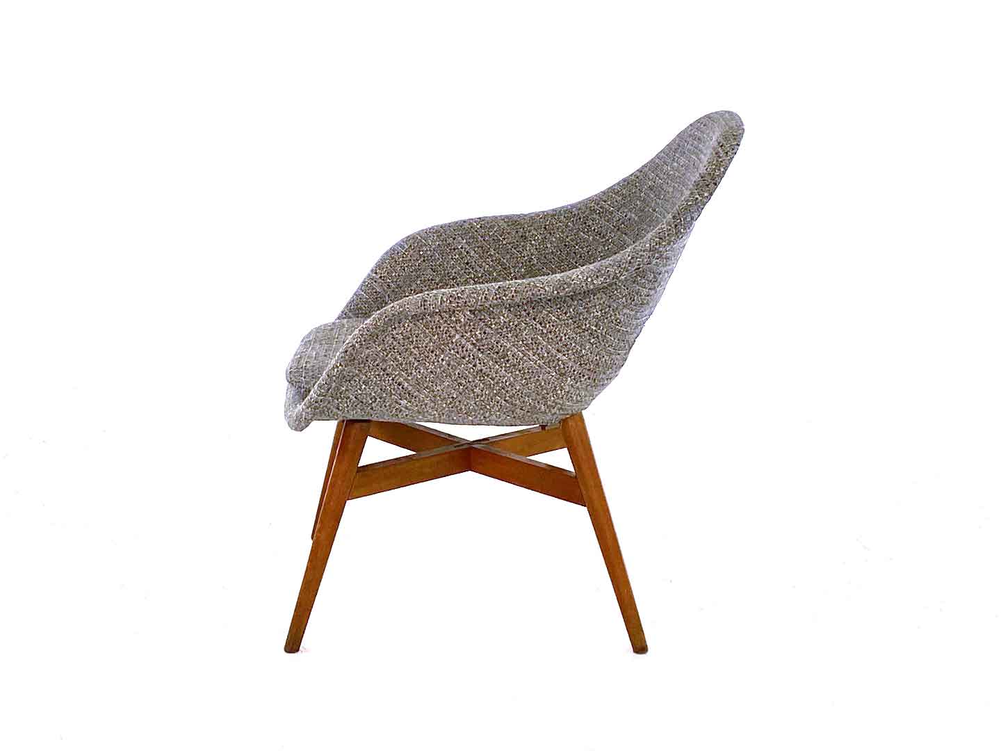 Fauteuil Shell de Miroslav Navrátil - Česky Nabytek