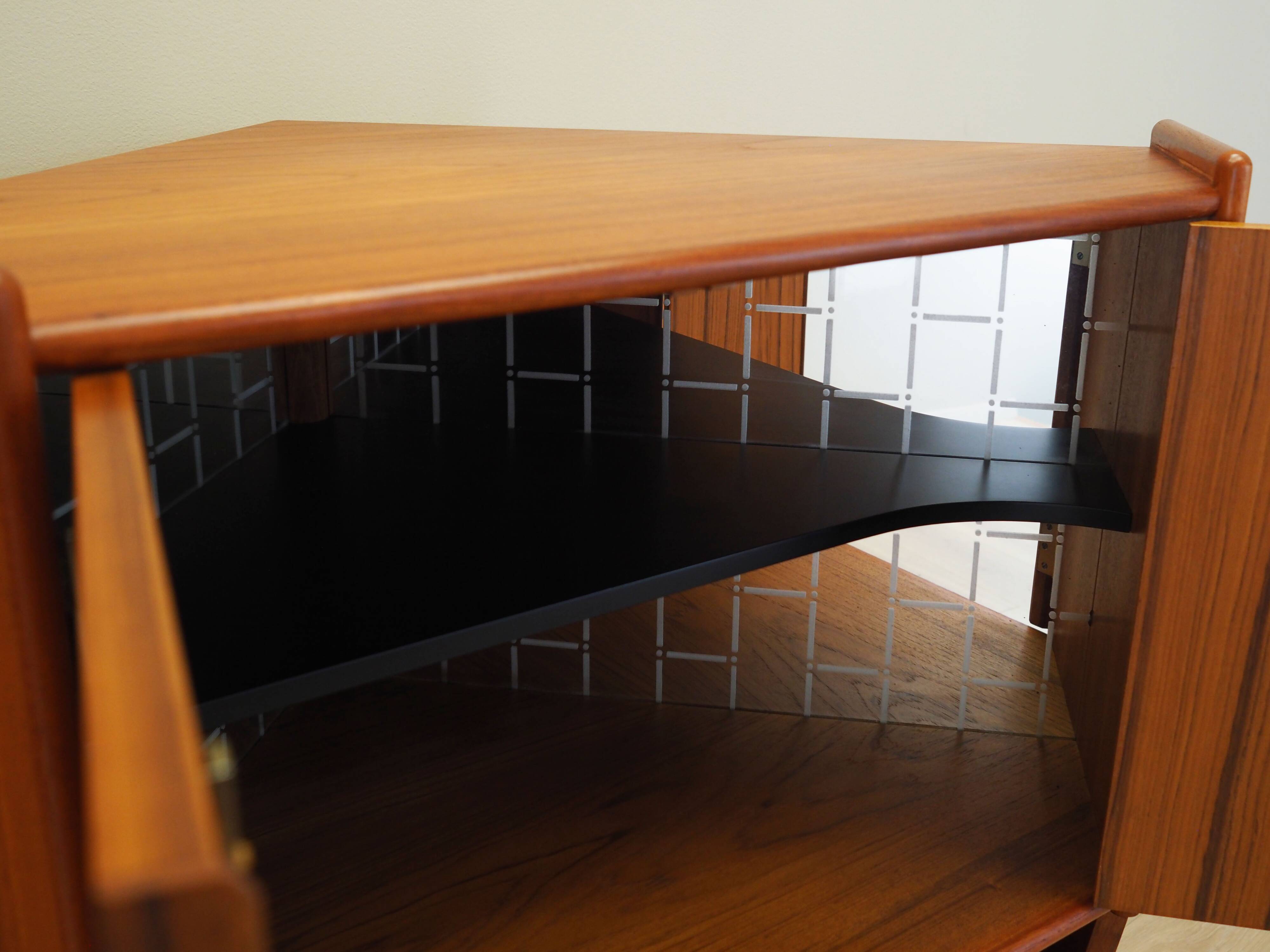 Teak corner cabinet, Danish design, 1970s, production: Denmark