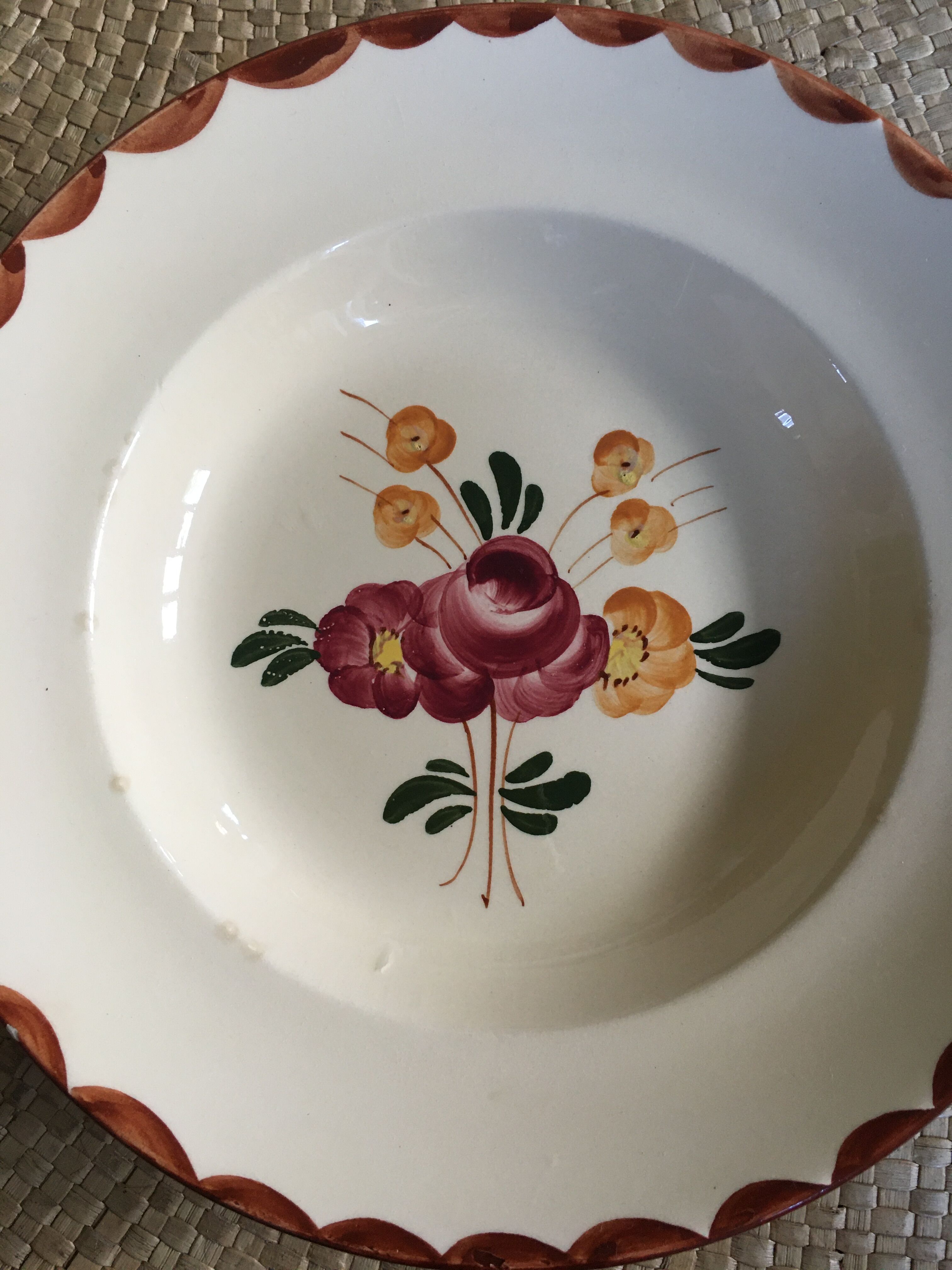 Series of 8 soup plates