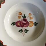 Series of 8 soup plates