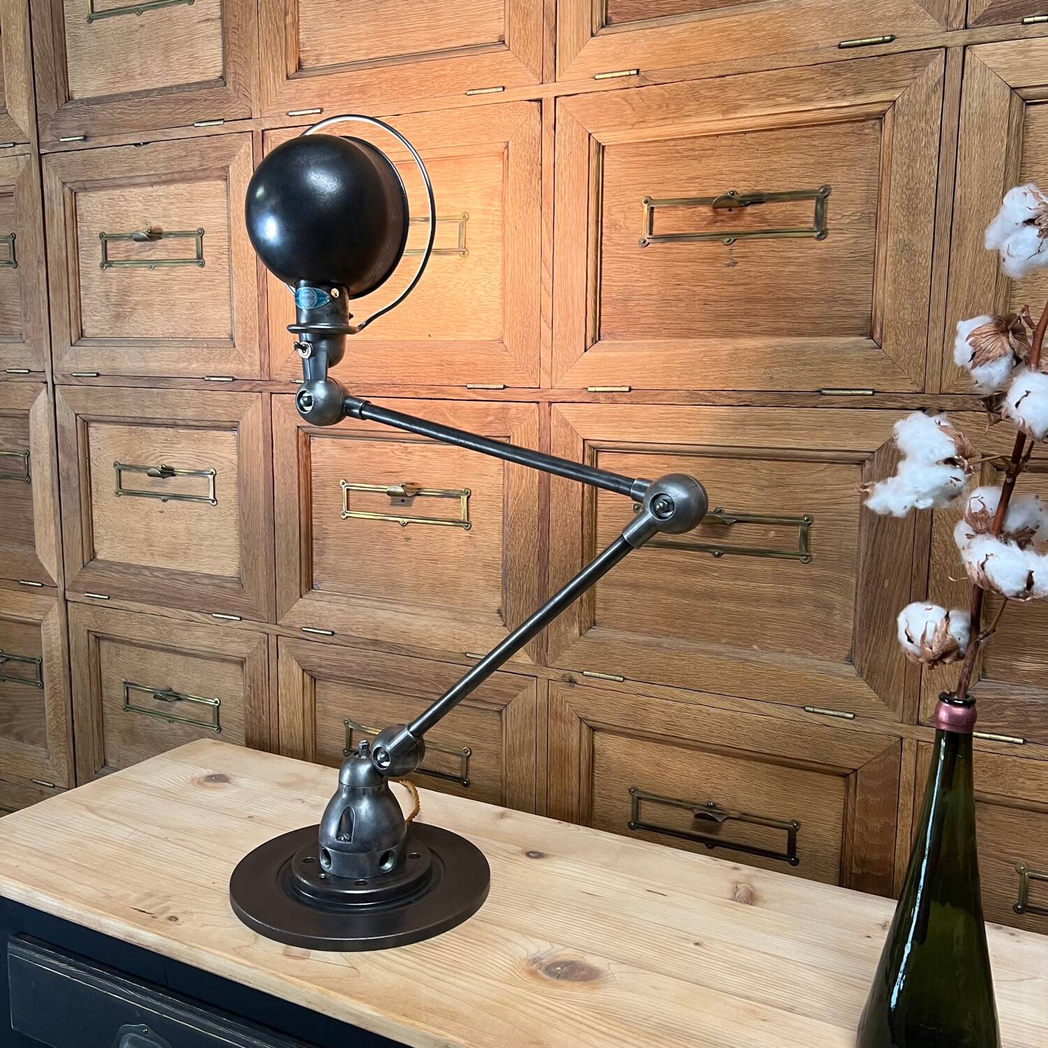 Lampe industriel  jieldé patiné