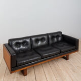 Poul Cadovius "Governor" sofa in rosewood and black leather, Denmark, 1960s.