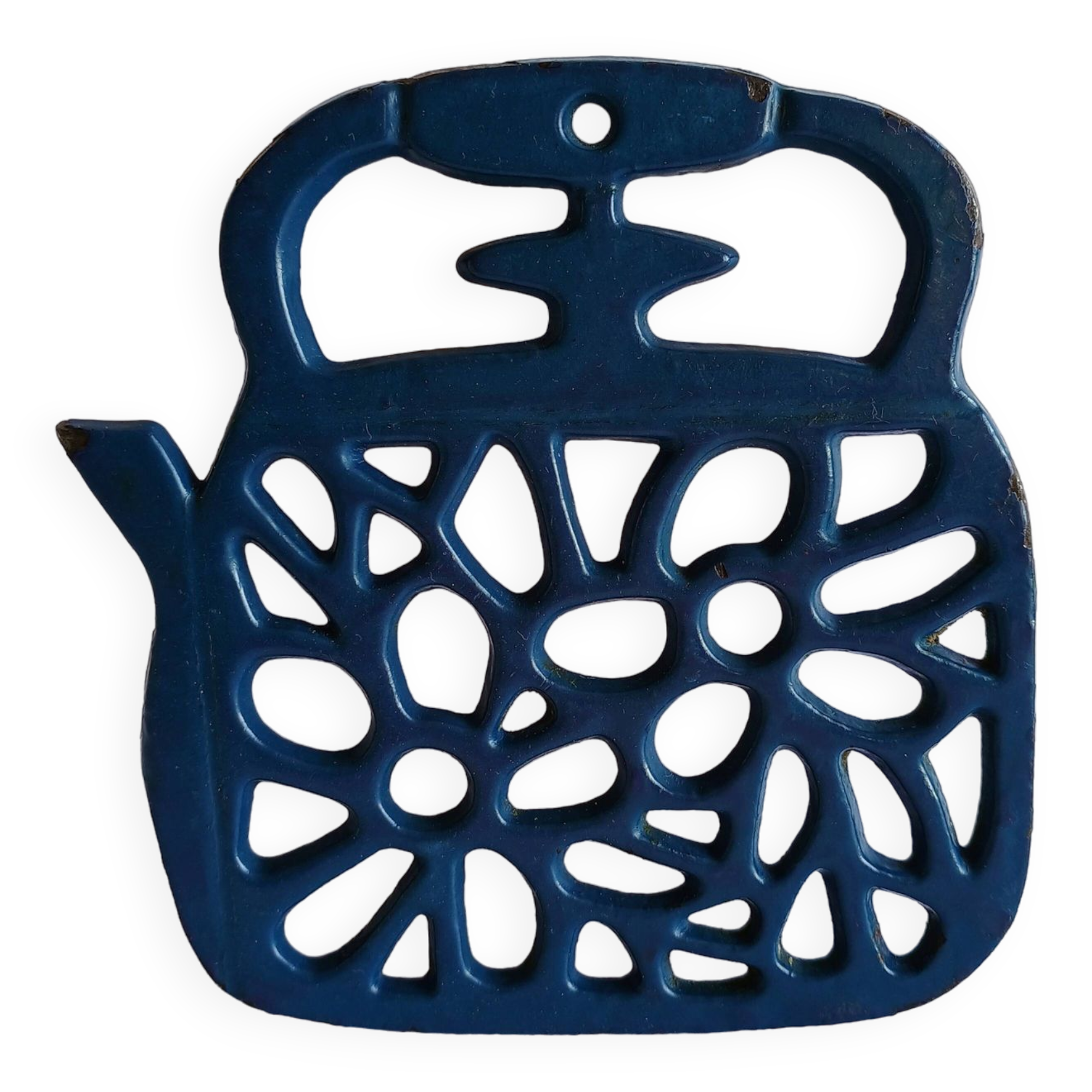 Kettle-shaped cast iron trivet