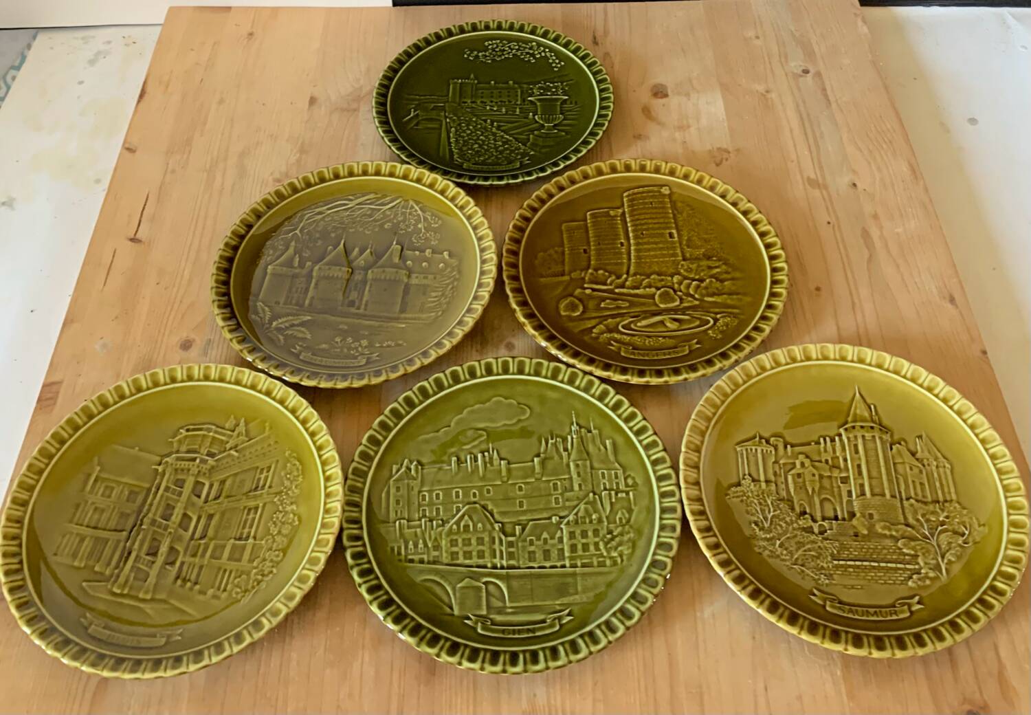 Gien earthenware Loire castle plates