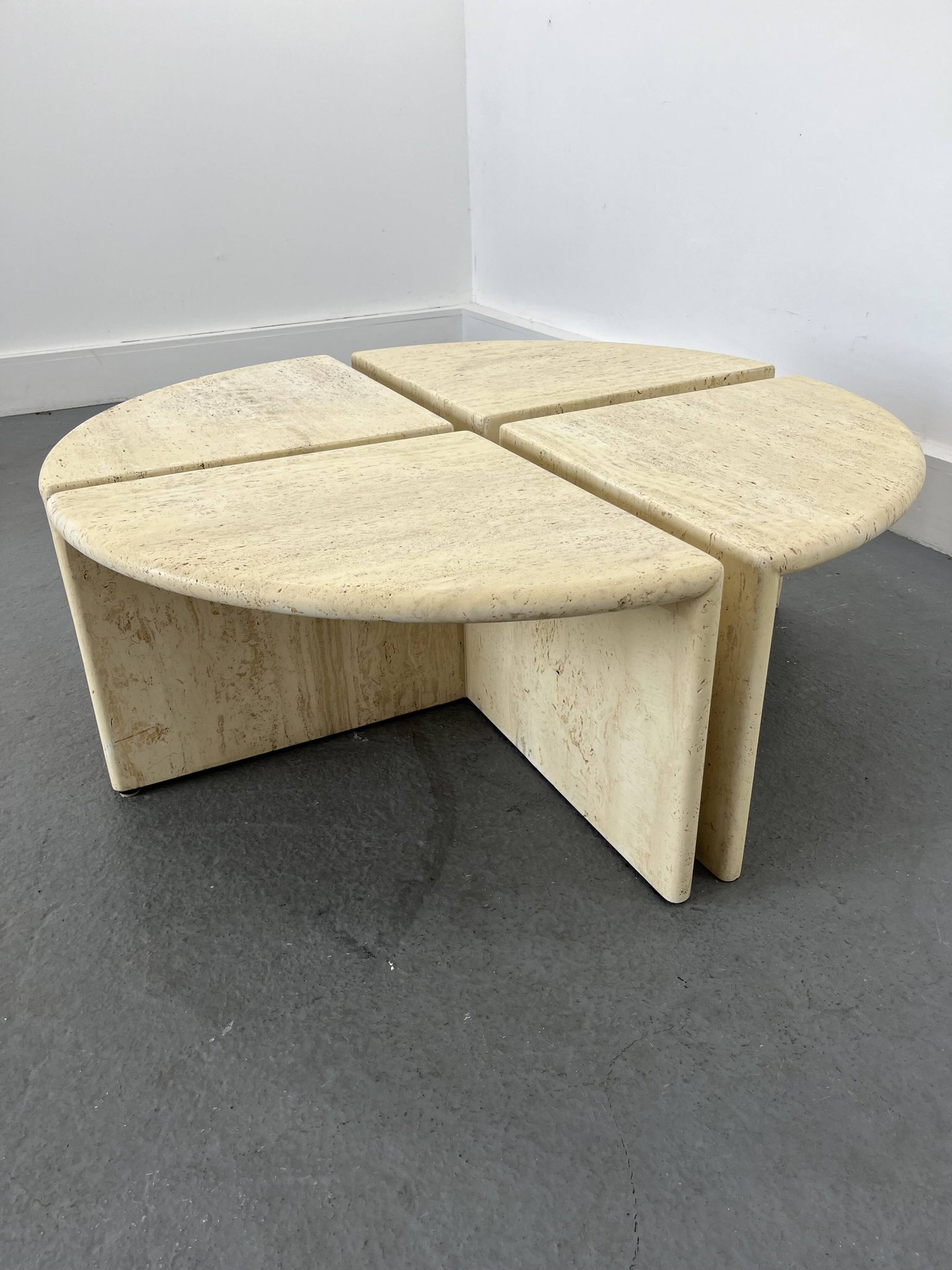 Tables Basses ou d'Appoint en Travertin, Italie, 1970s, Set de 4