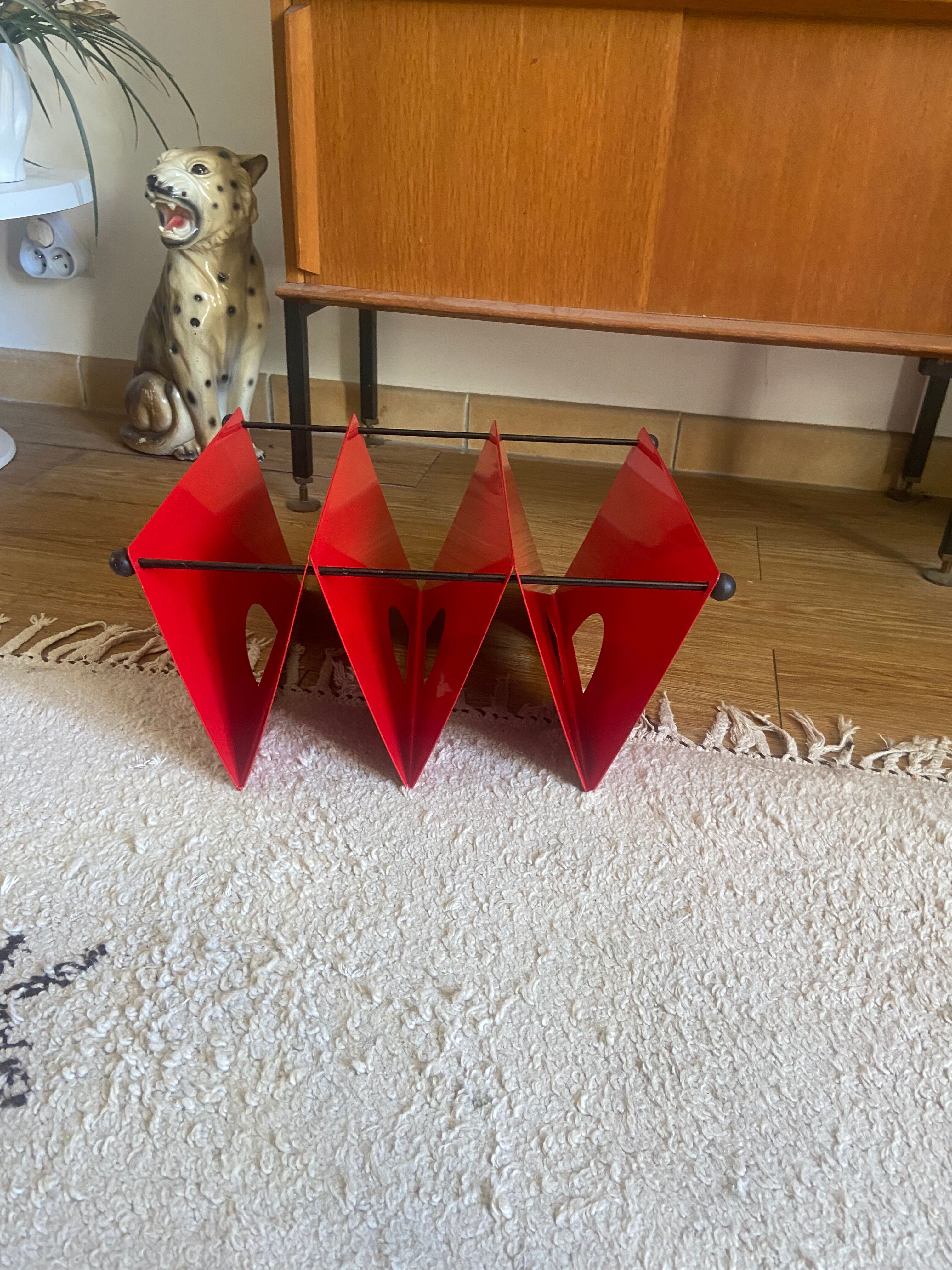 Metal magazine holders from the 80s