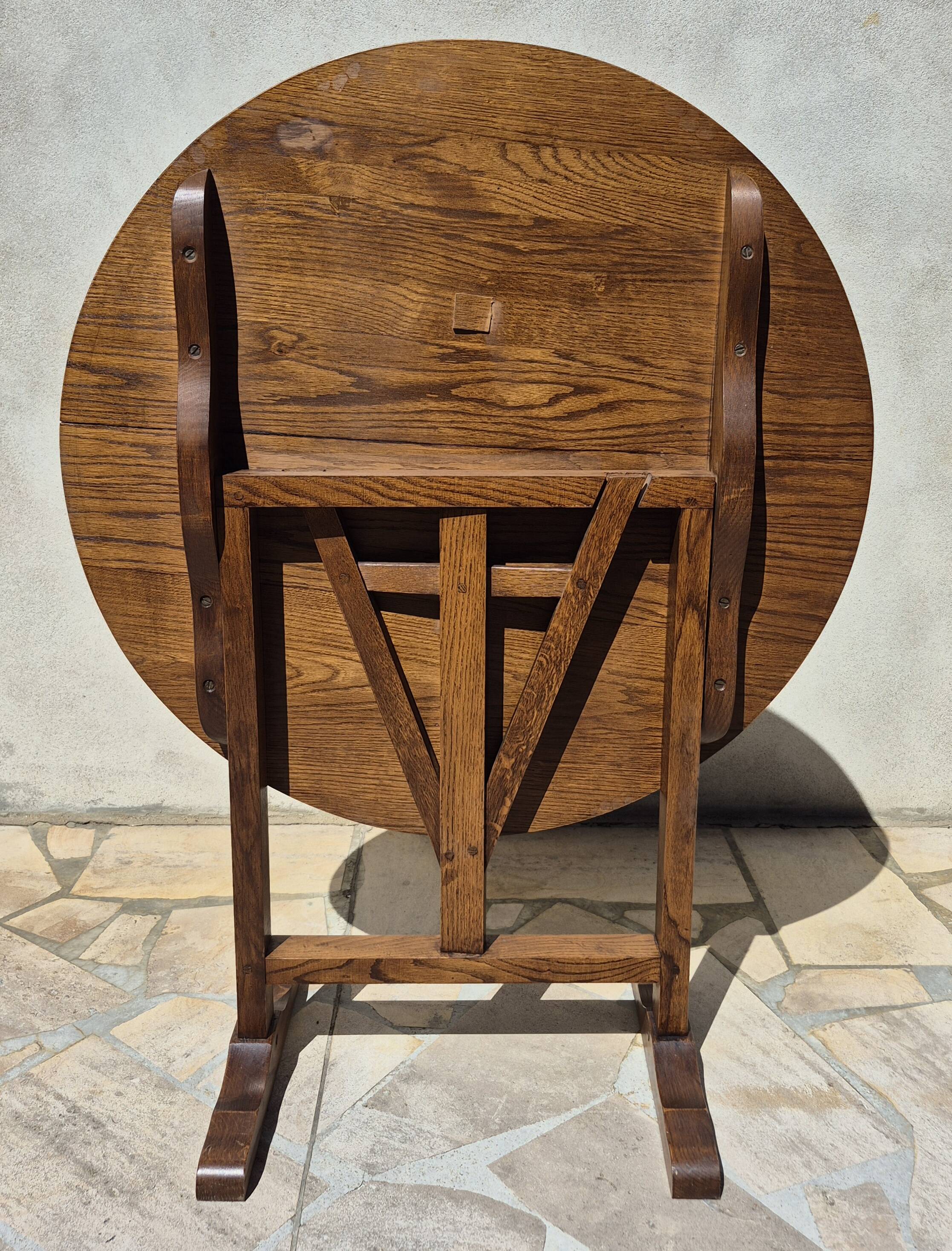 Petite table vigneronne ronde rabatable