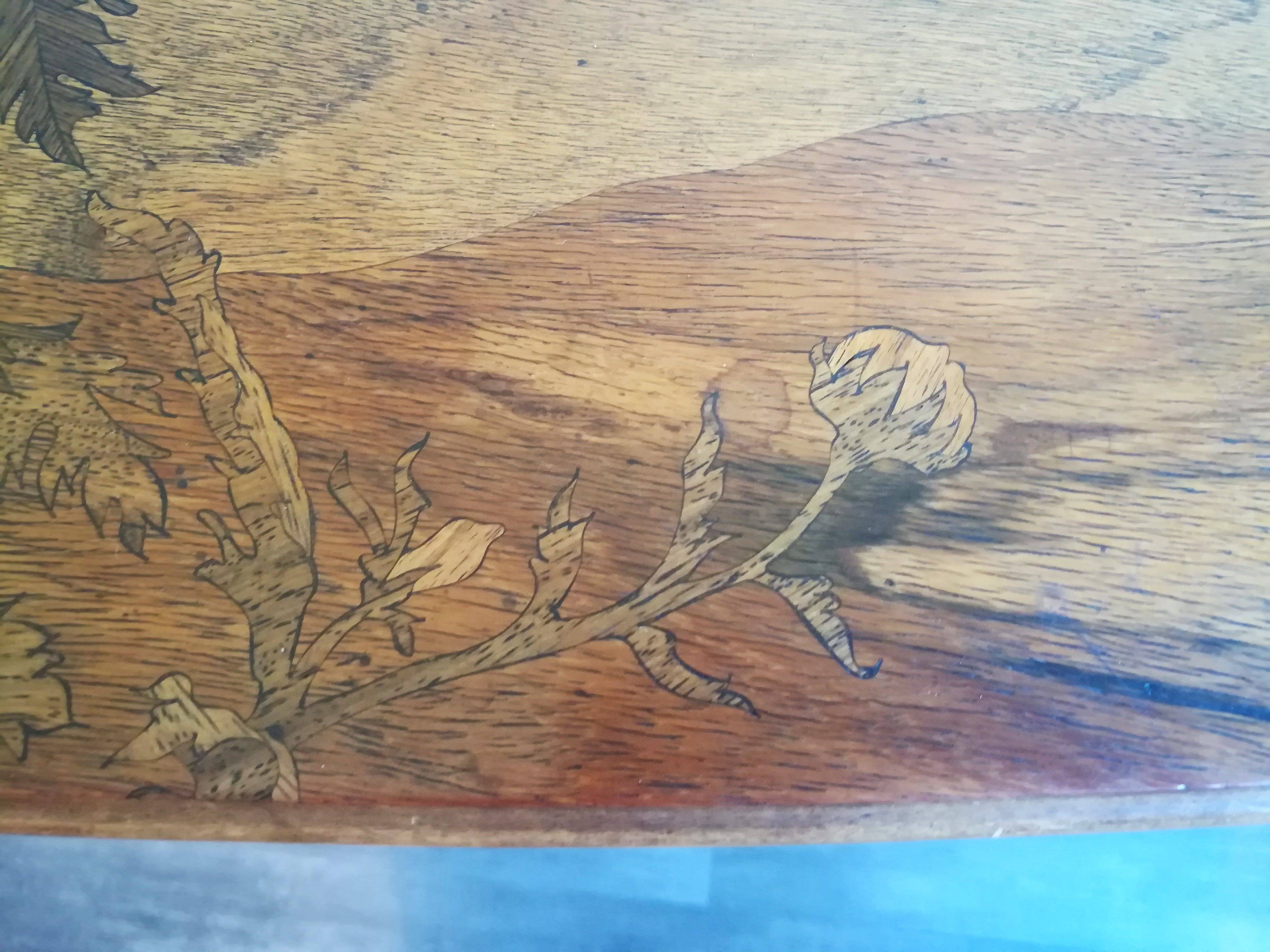Table de salon signée Majorelle en marqueterie