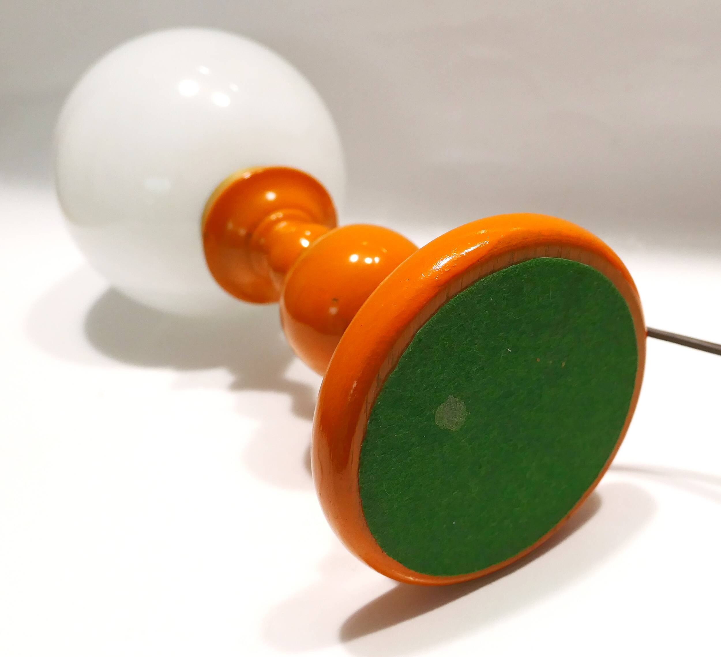 Vintage lamp in orange turned wood and opaline globe