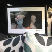 Photo mannequins showcase woman color large model