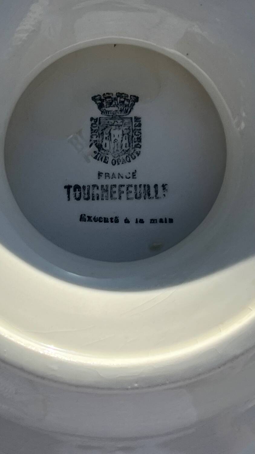 Gien - Tournefeuille model dish on pedestal