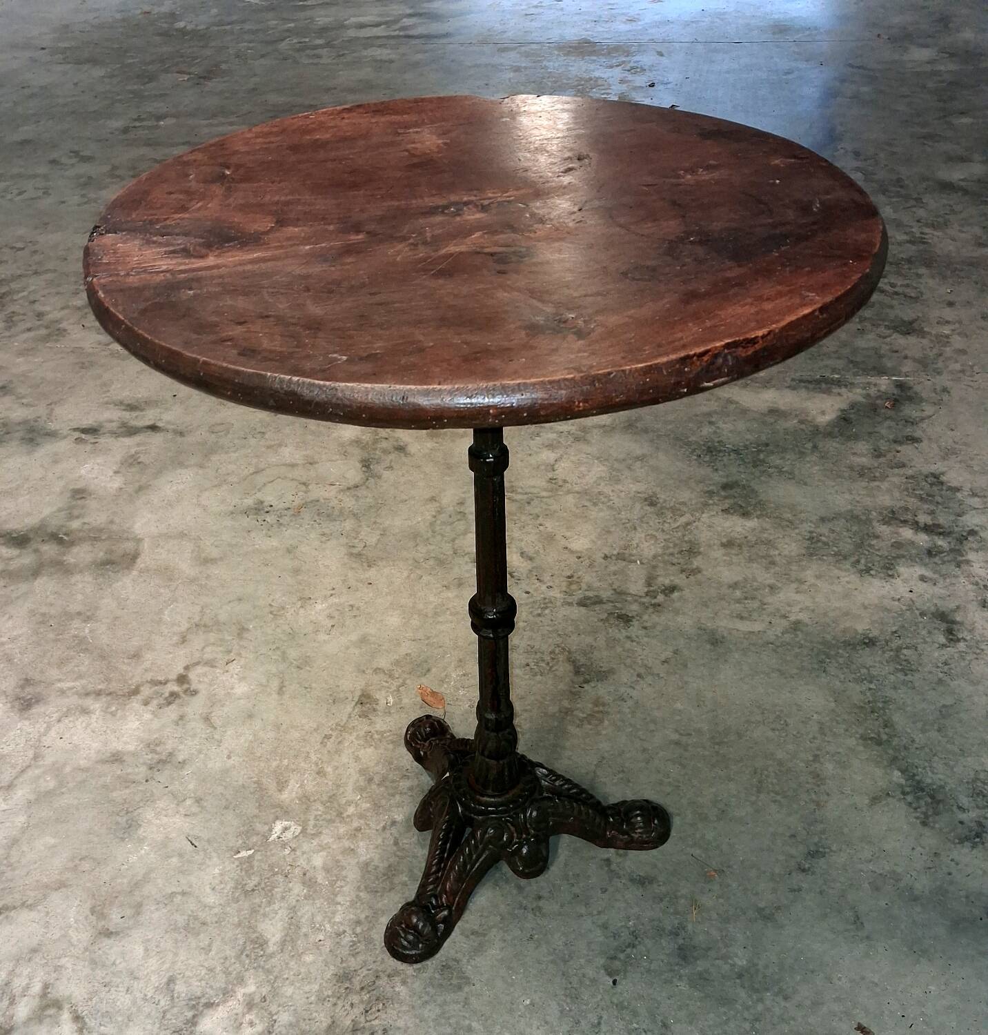 Authentic bistro guéridon table