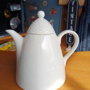 Vintage white ceramic teapot / coffee pot